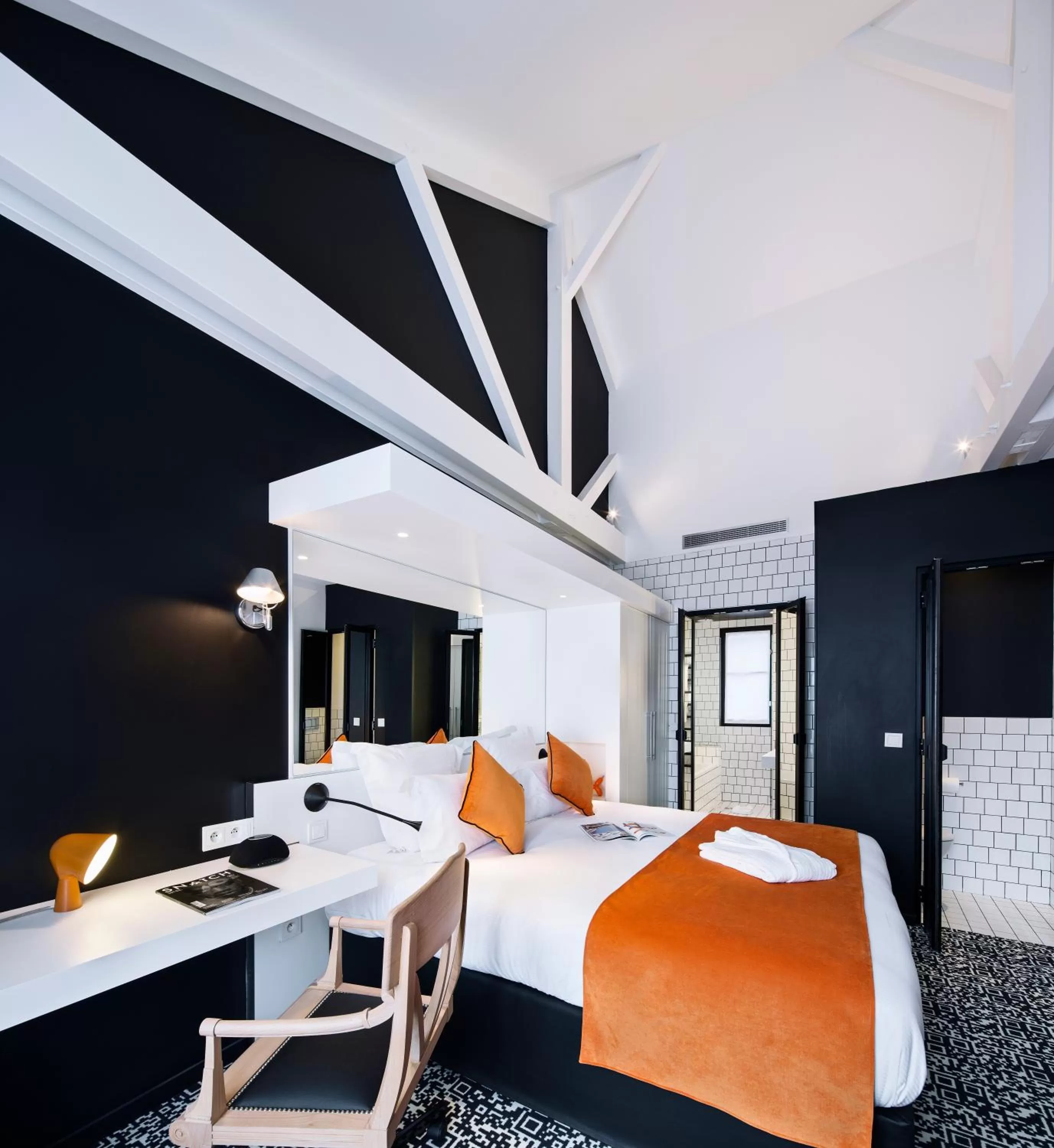 Photo of the whole room, Bed in Best Western Premier Faubourg 88