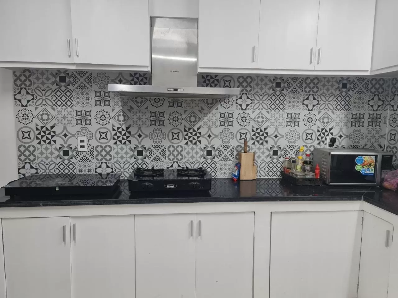 Kitchen or kitchenette in Lyly's House - Homestay