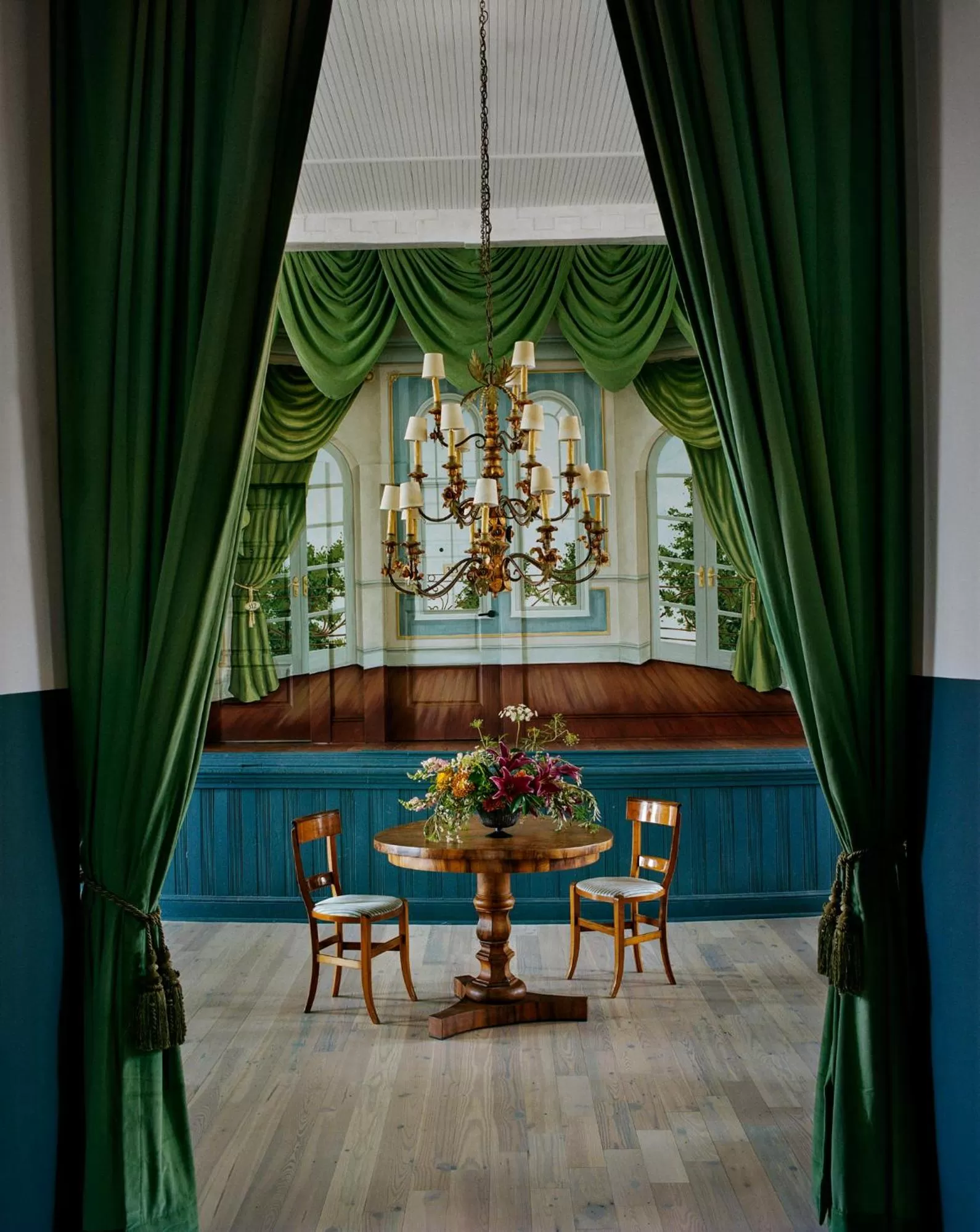 Communal lounge/ TV room in Hotel Peter and Paul, an Ash Hotel