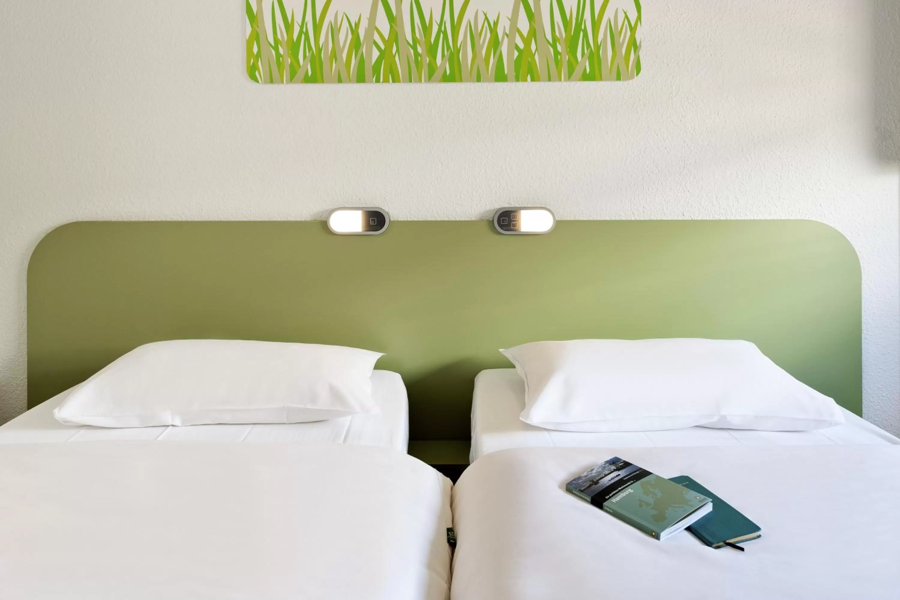 Bed in Ibis Budget Montelimar