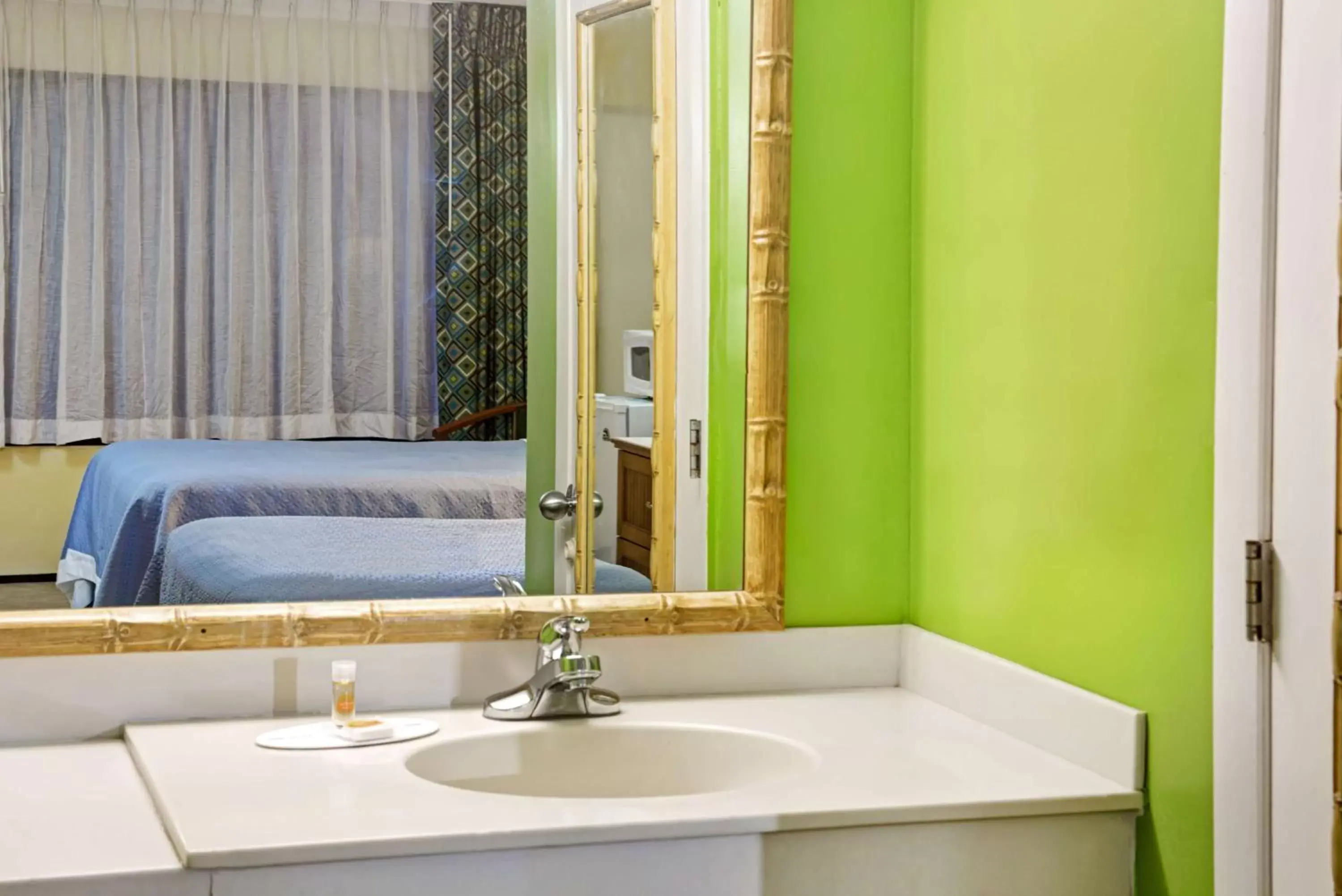 Suite with Two Double Beds and Pool View - Non-Smoking in Days Inn & Suites by Wyndham Davenport Suite with Two Double Beds and Pool View - Non-Smoking in Days Inn & Suites by Wyndham Davenport