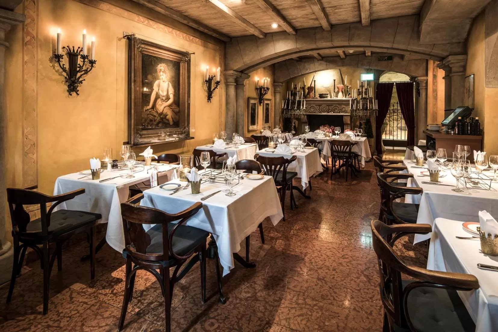 Restaurant/places to eat in Central Plaza