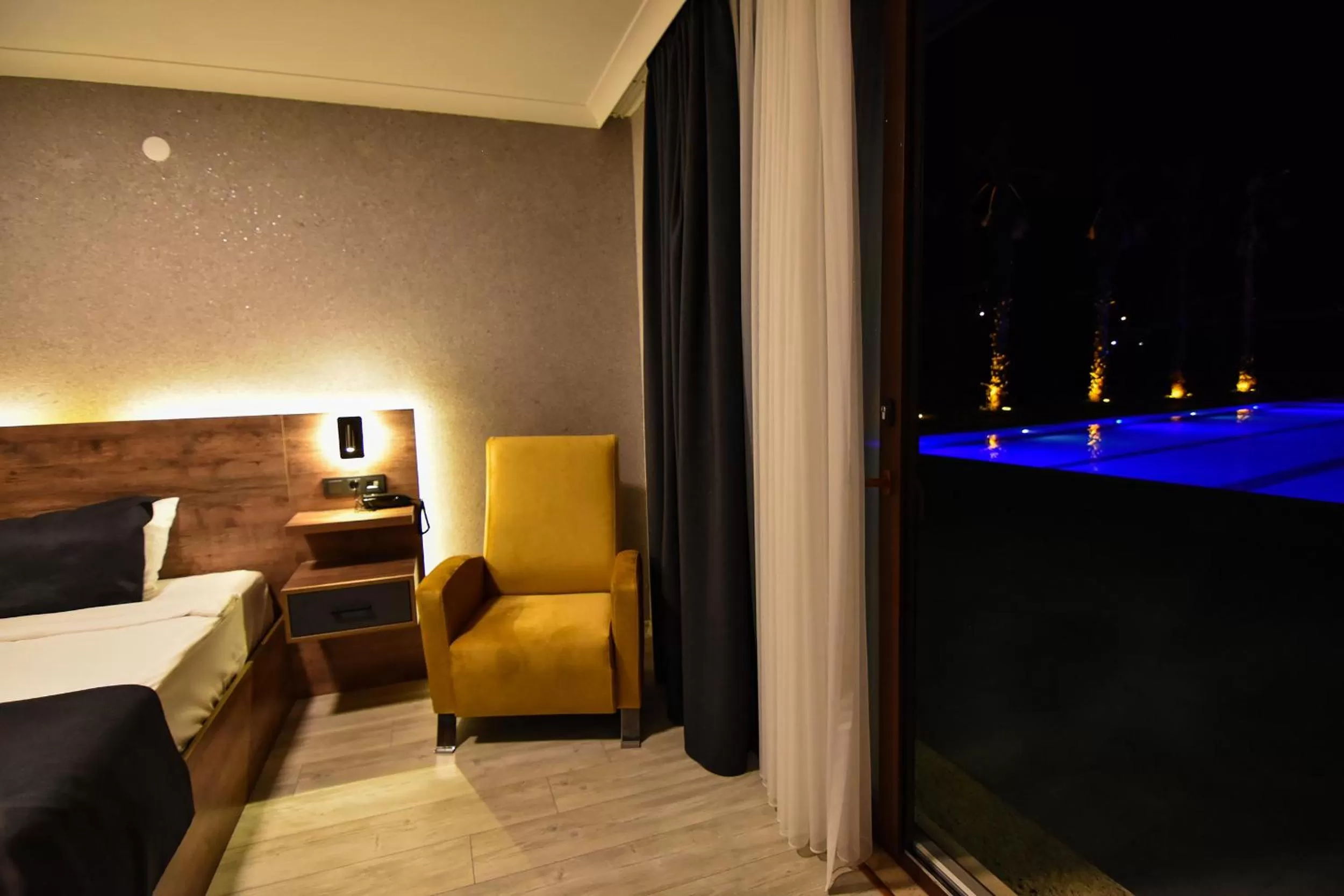 Pool view in Sandal Otel