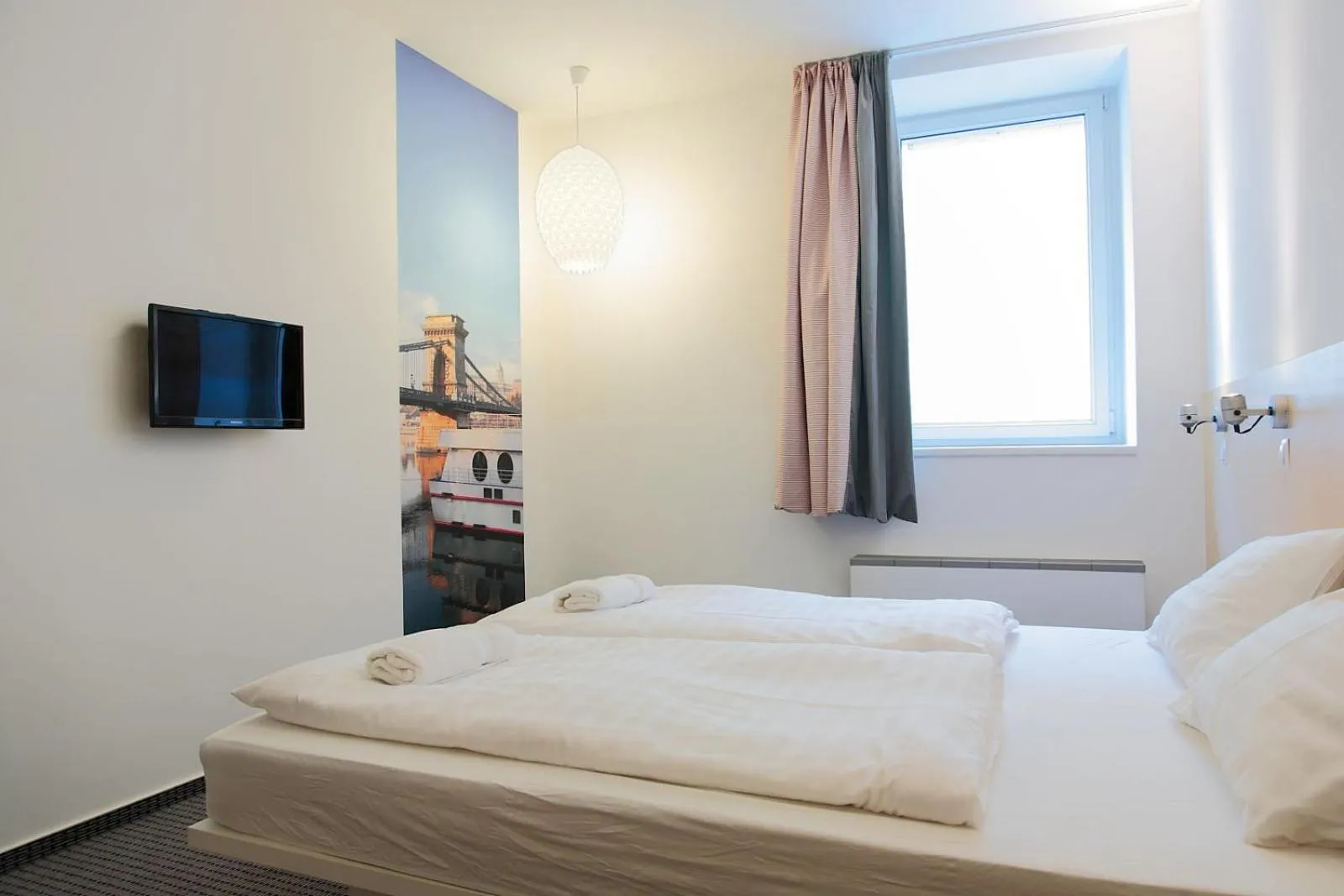 TV and multimedia, Bed in Maverick Budapest Soho