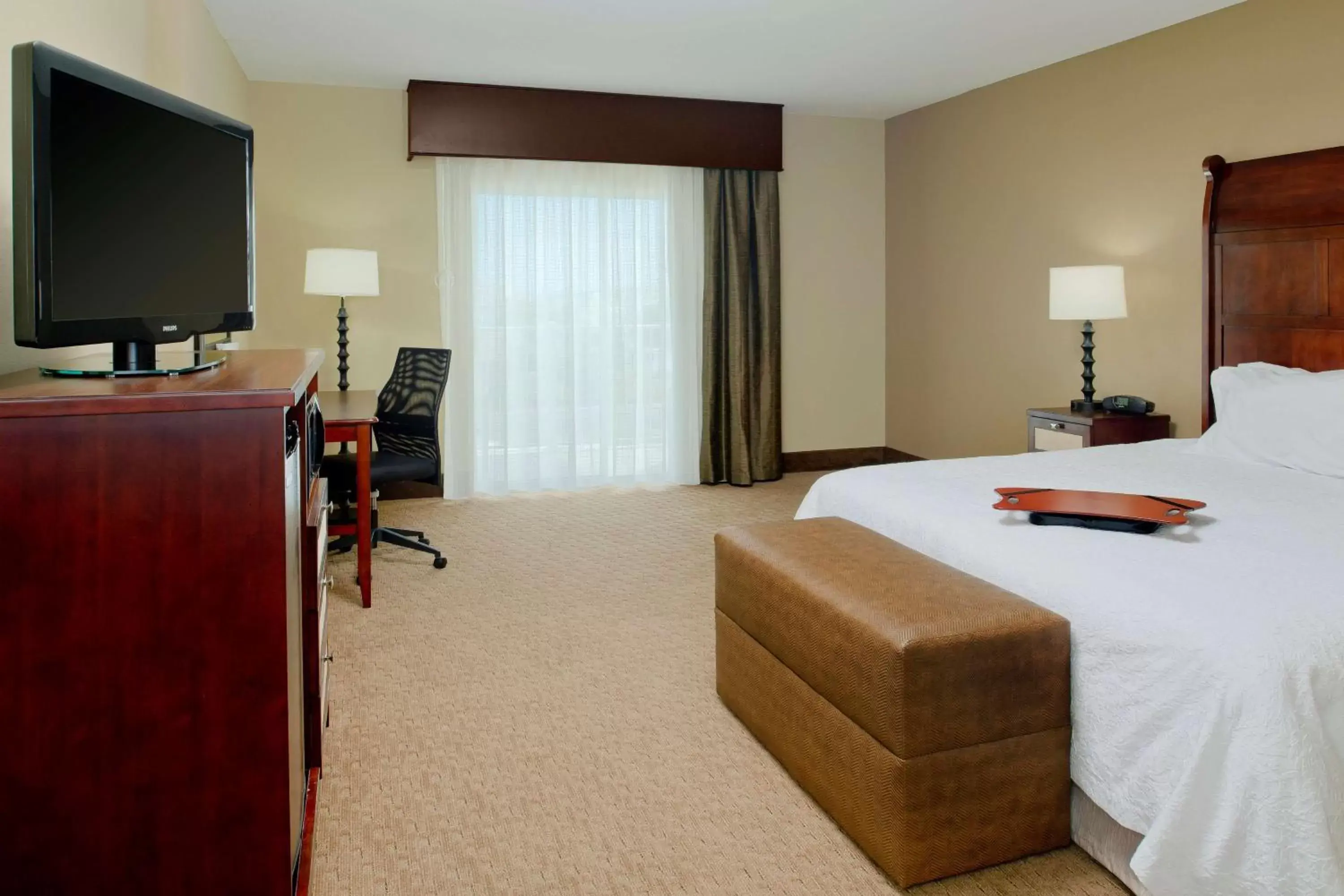 King Room - Disability Access/Non-Smoking in Hampton Inn & Suites Ocean City Bayfront-Convention Center King Room - Disability Access/Non-Smoking in Hampton Inn & Suites Ocean City Bayfront-Convention Center