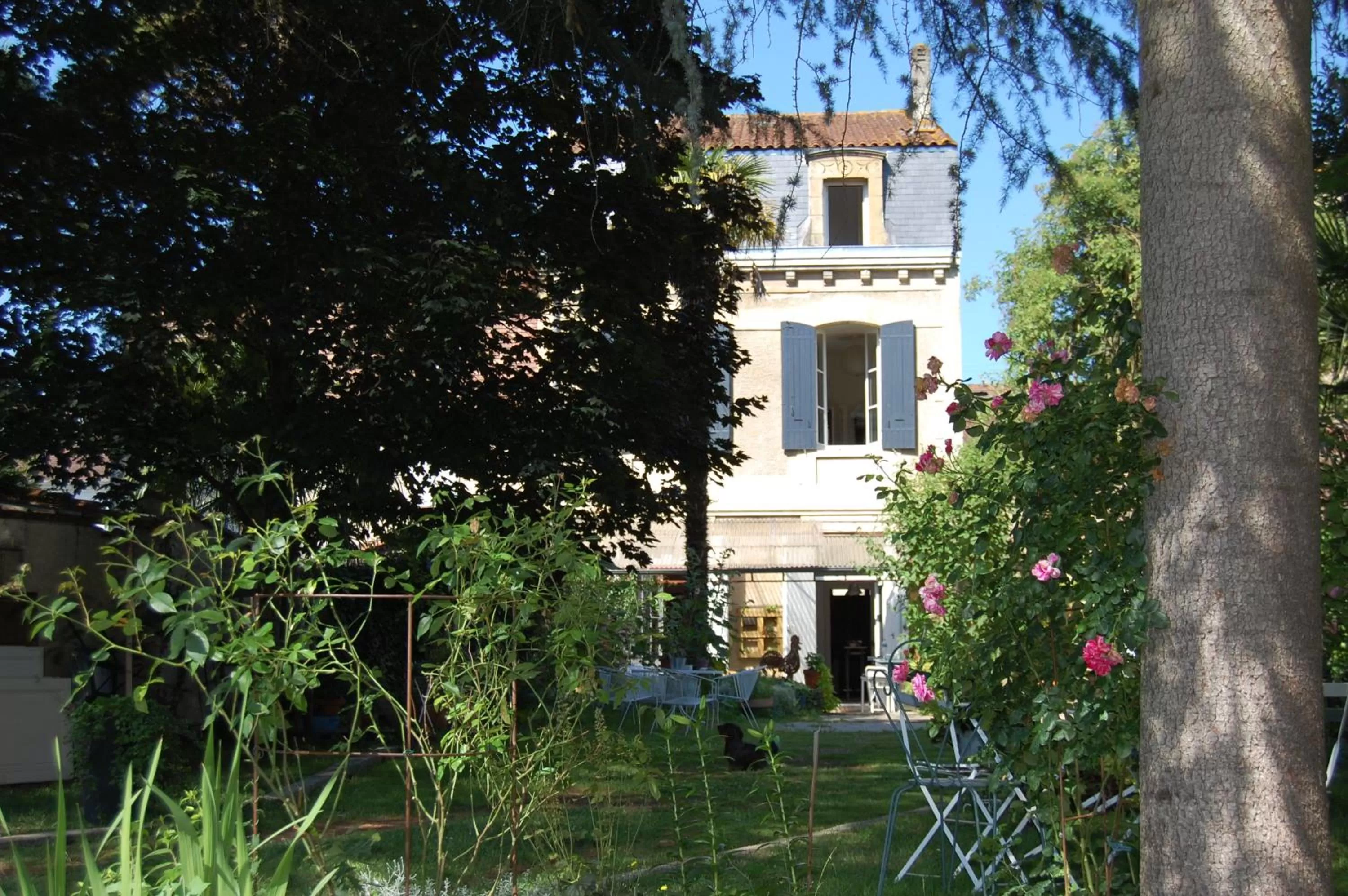 Property building in Madeleine Bergerac