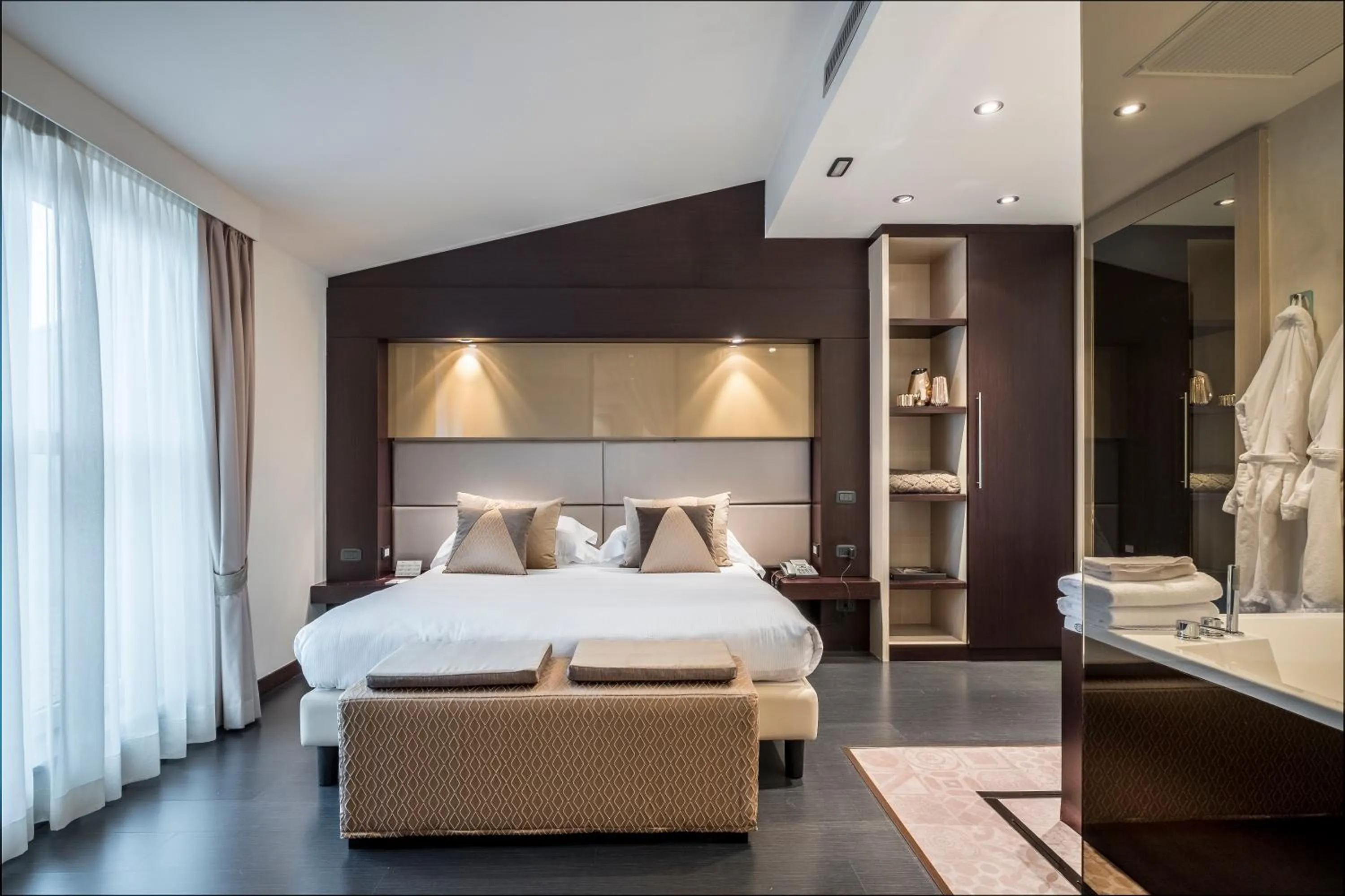 Bed in Winter Garden Hotel Bergamo Airport