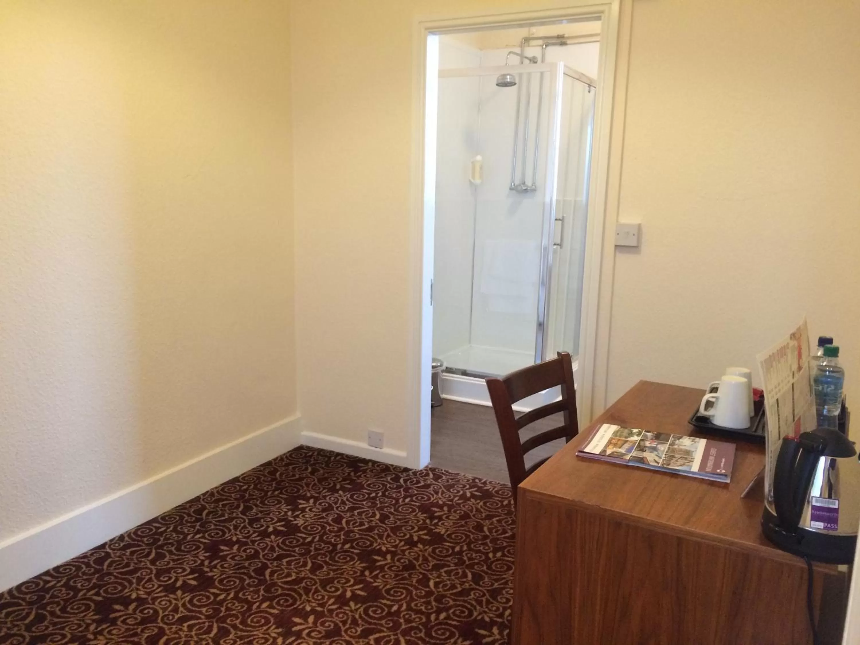 Coffee/tea facilities in The Three Tuns Hotel Wetherspoon