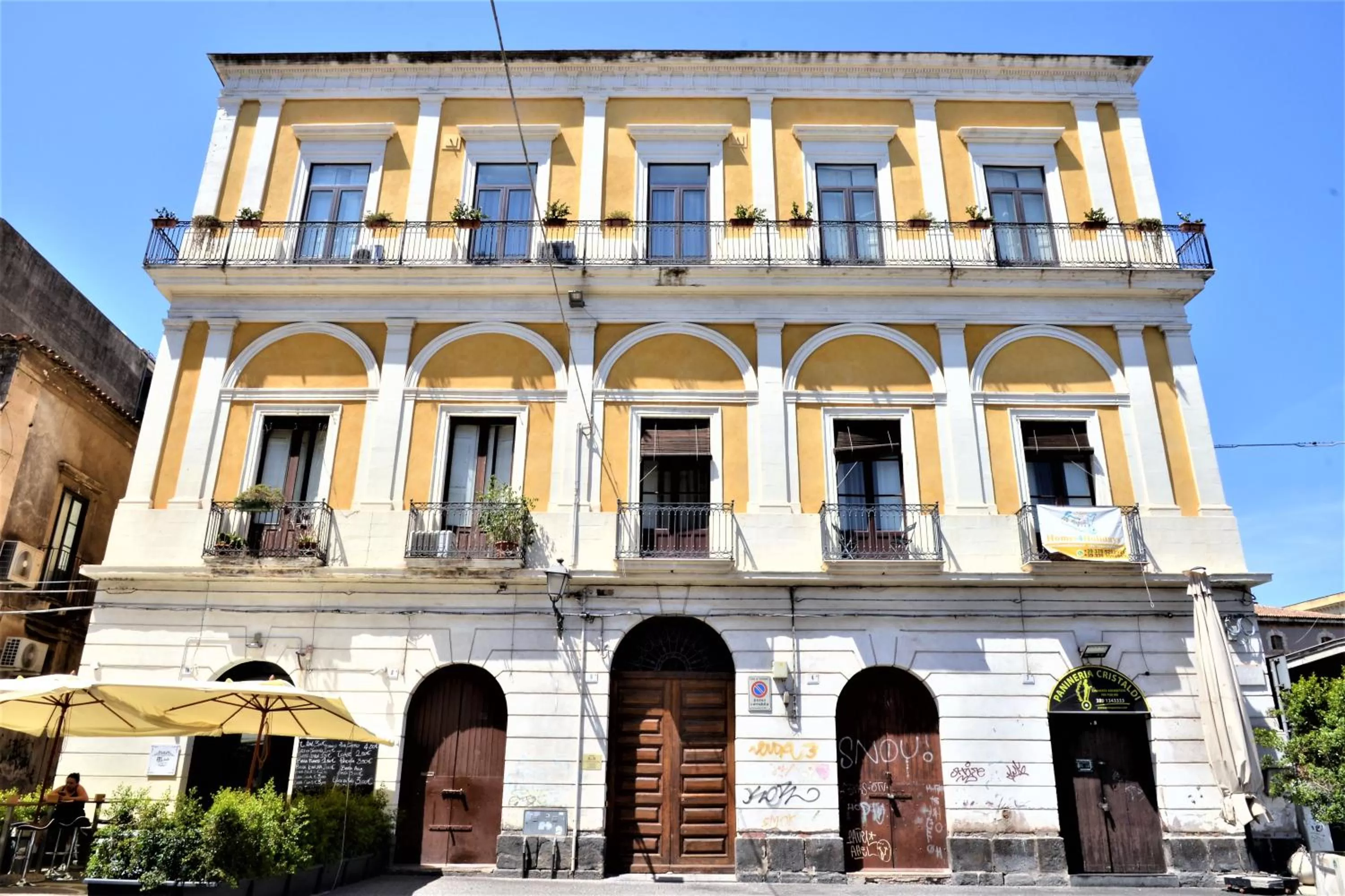 Property building in B&B al Teatro Massimo