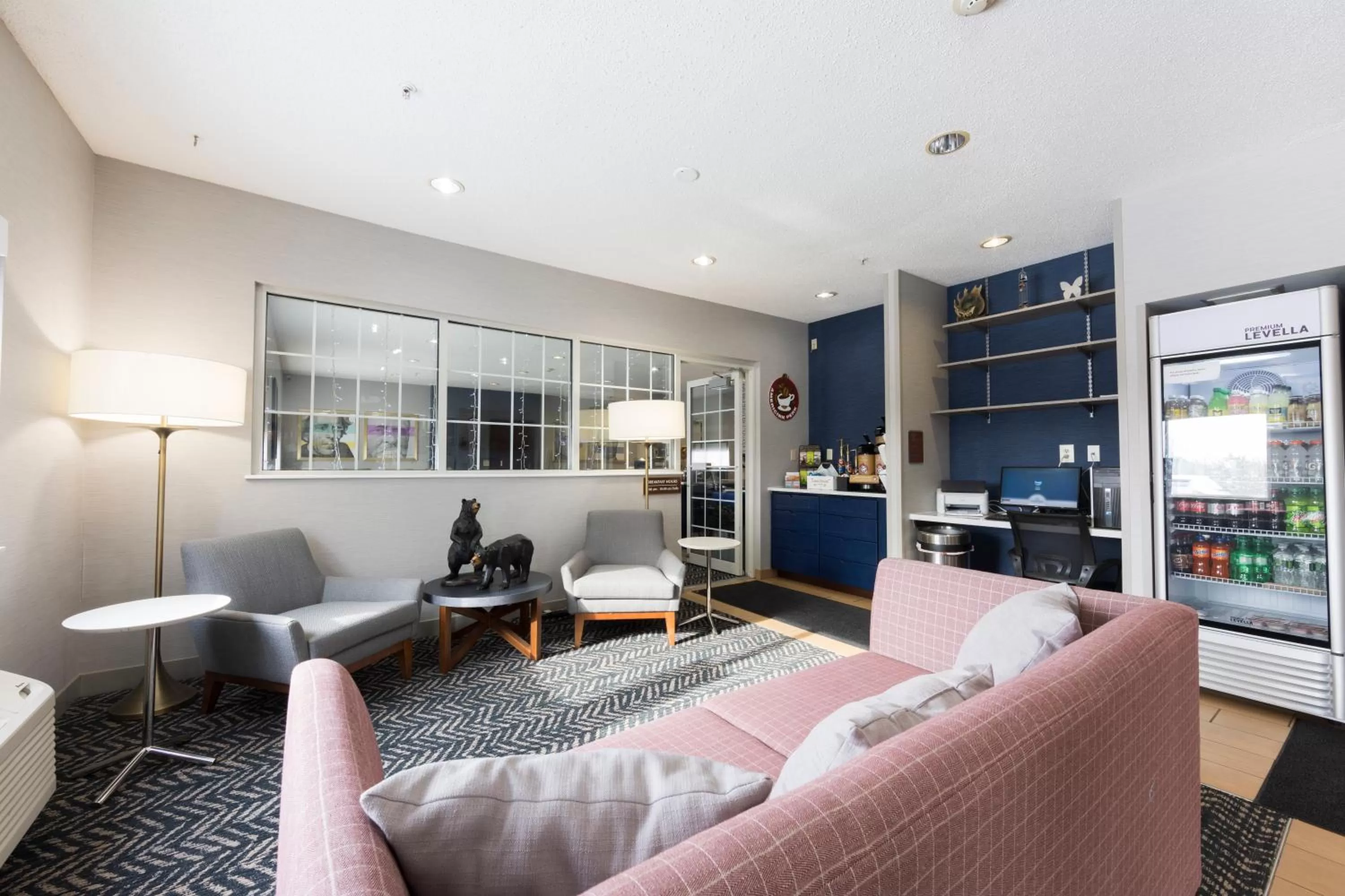 Lobby or reception in AmericInn by Wyndham Duluth