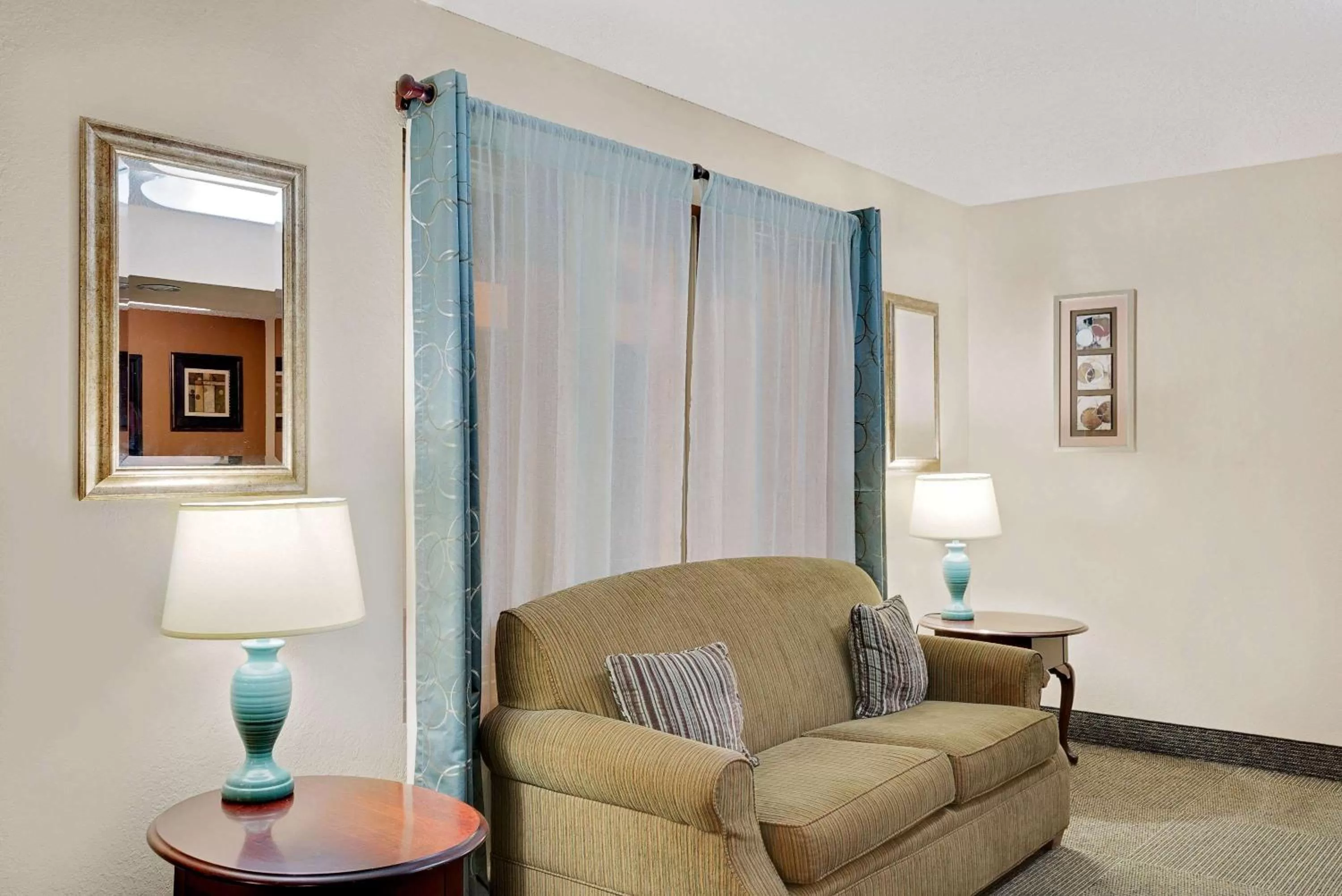 Lobby or reception in Super 8 by Wyndham Newburgh/West Point Stewart Intl Airport