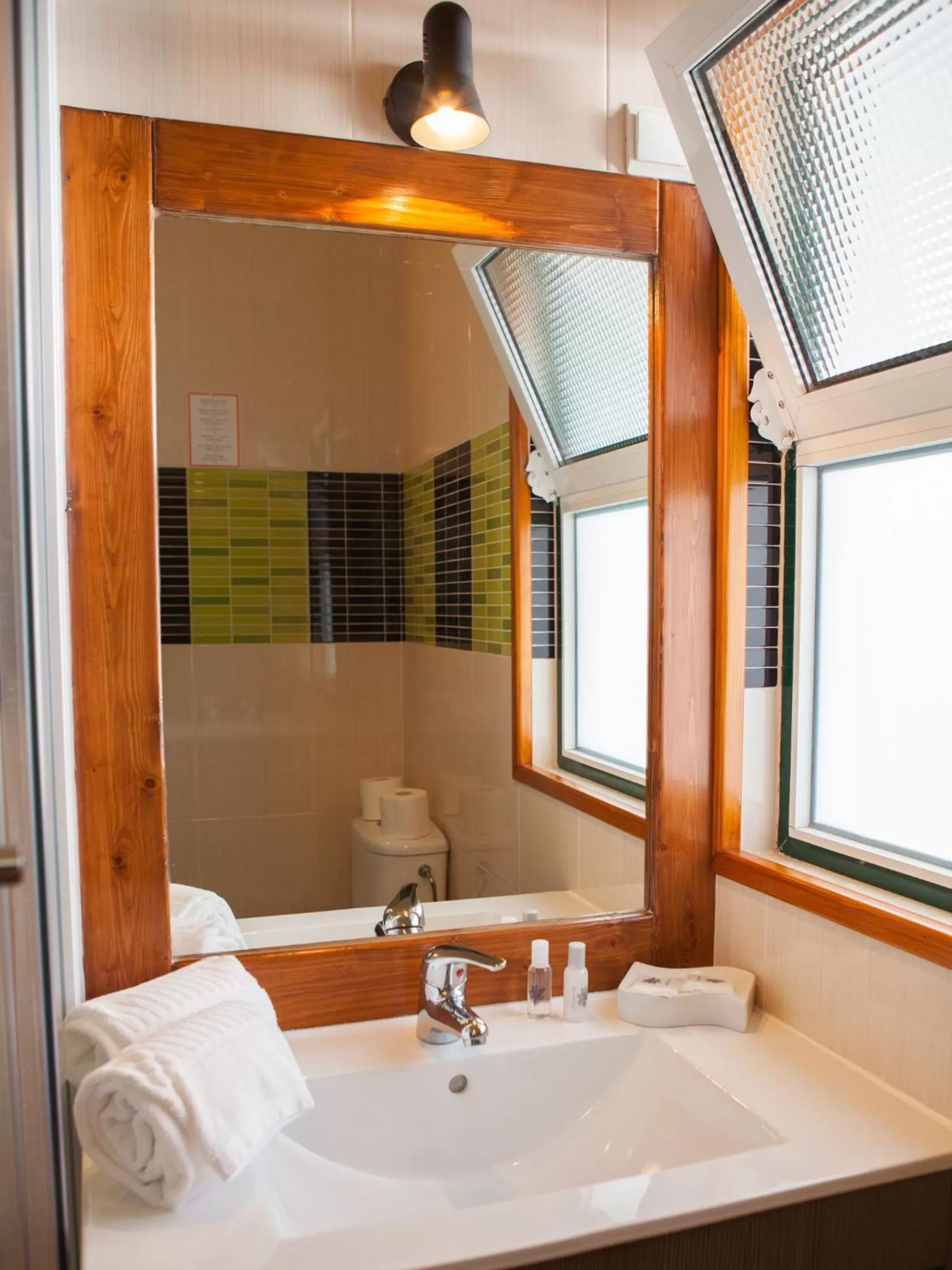Bathroom, Bed in Rosa dos Ventos