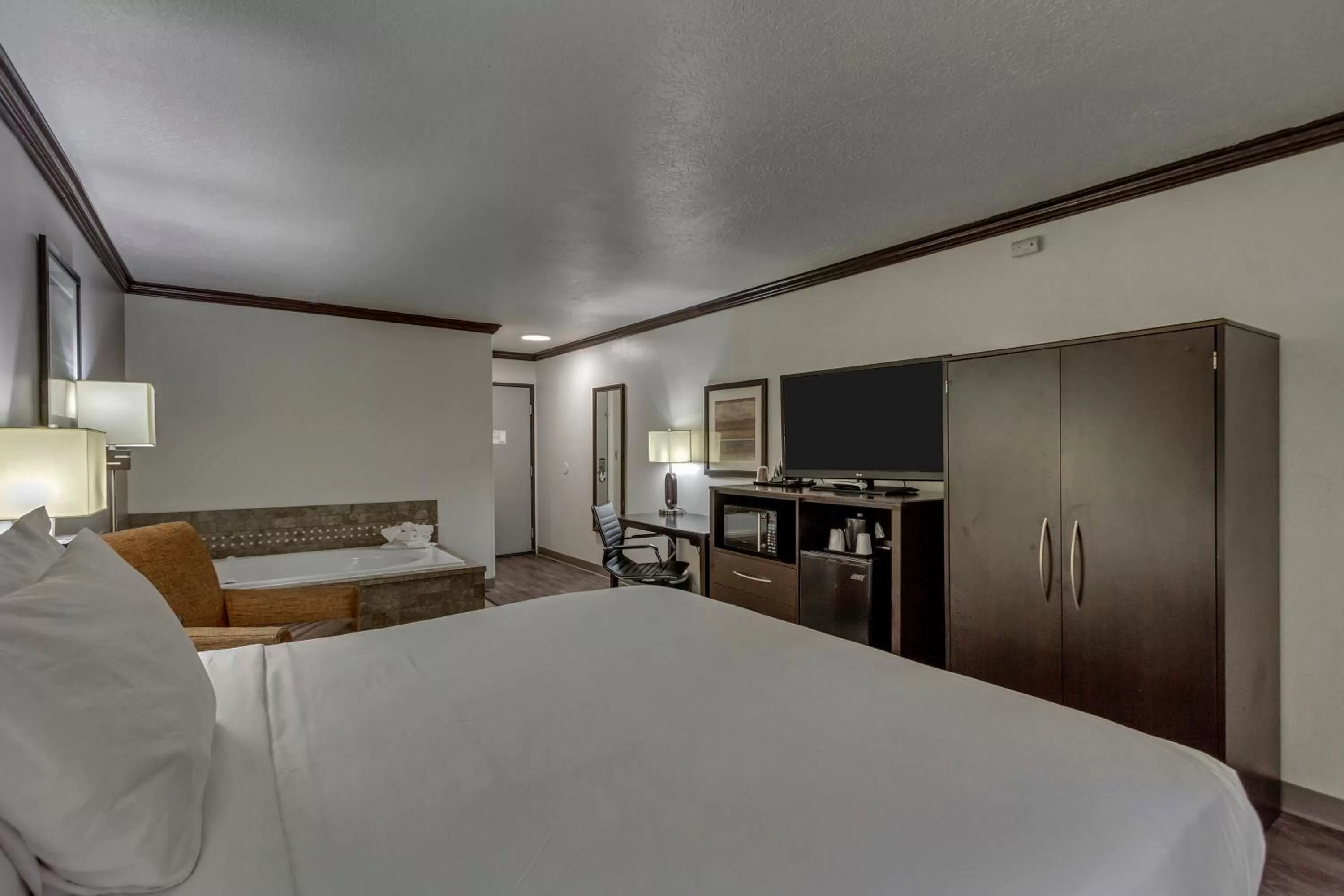 Bed in Park Inn by Radisson, Salt Lake City-Midvale