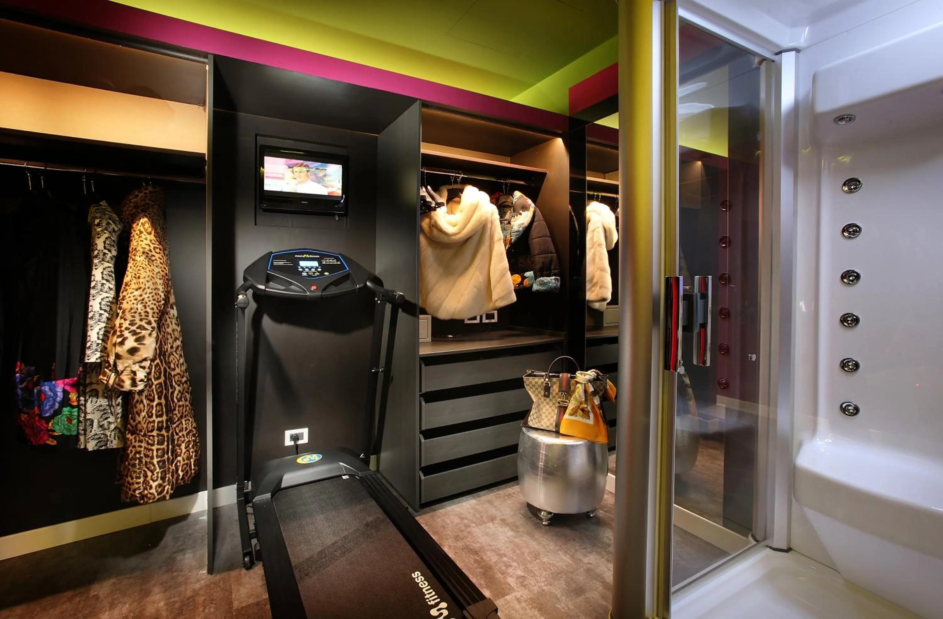 Decorative detail in Adua & Regina di Saba Wellness & Beauty