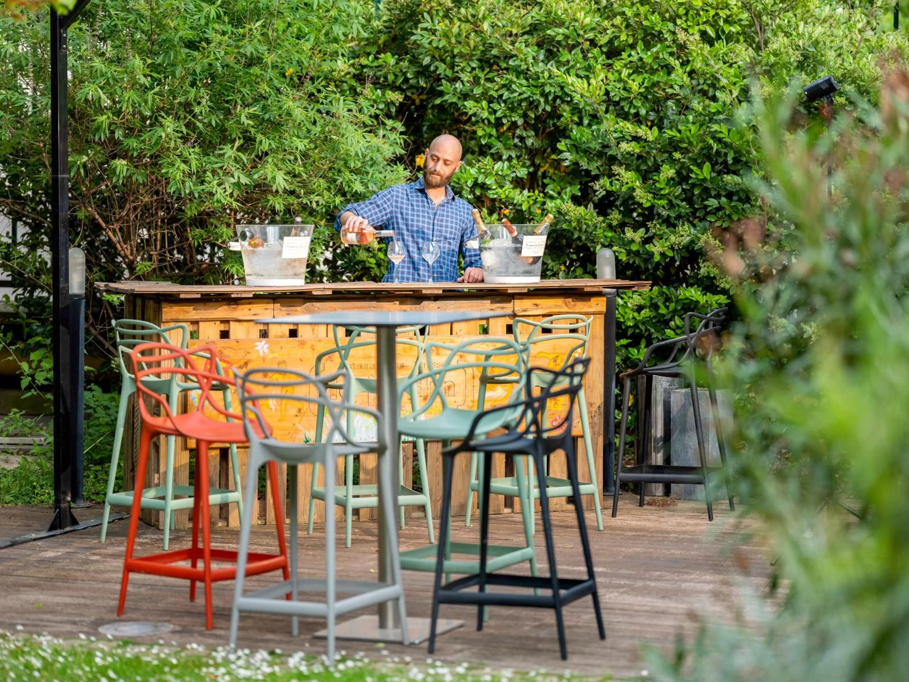 Patio in Mercure Paris Centre Tour Eiffel