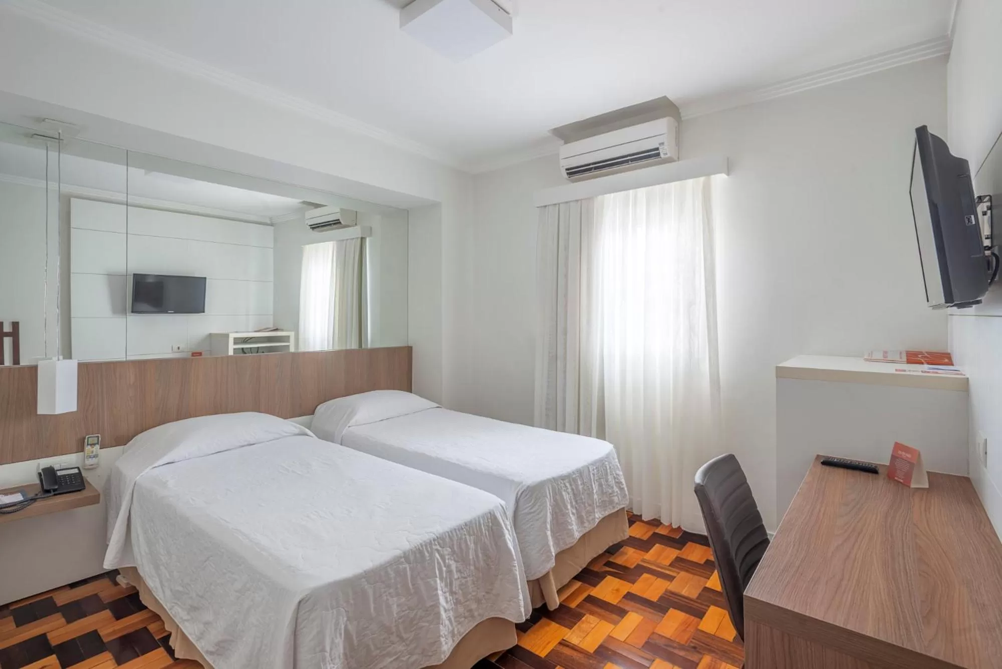 Bed in Hotel Glória