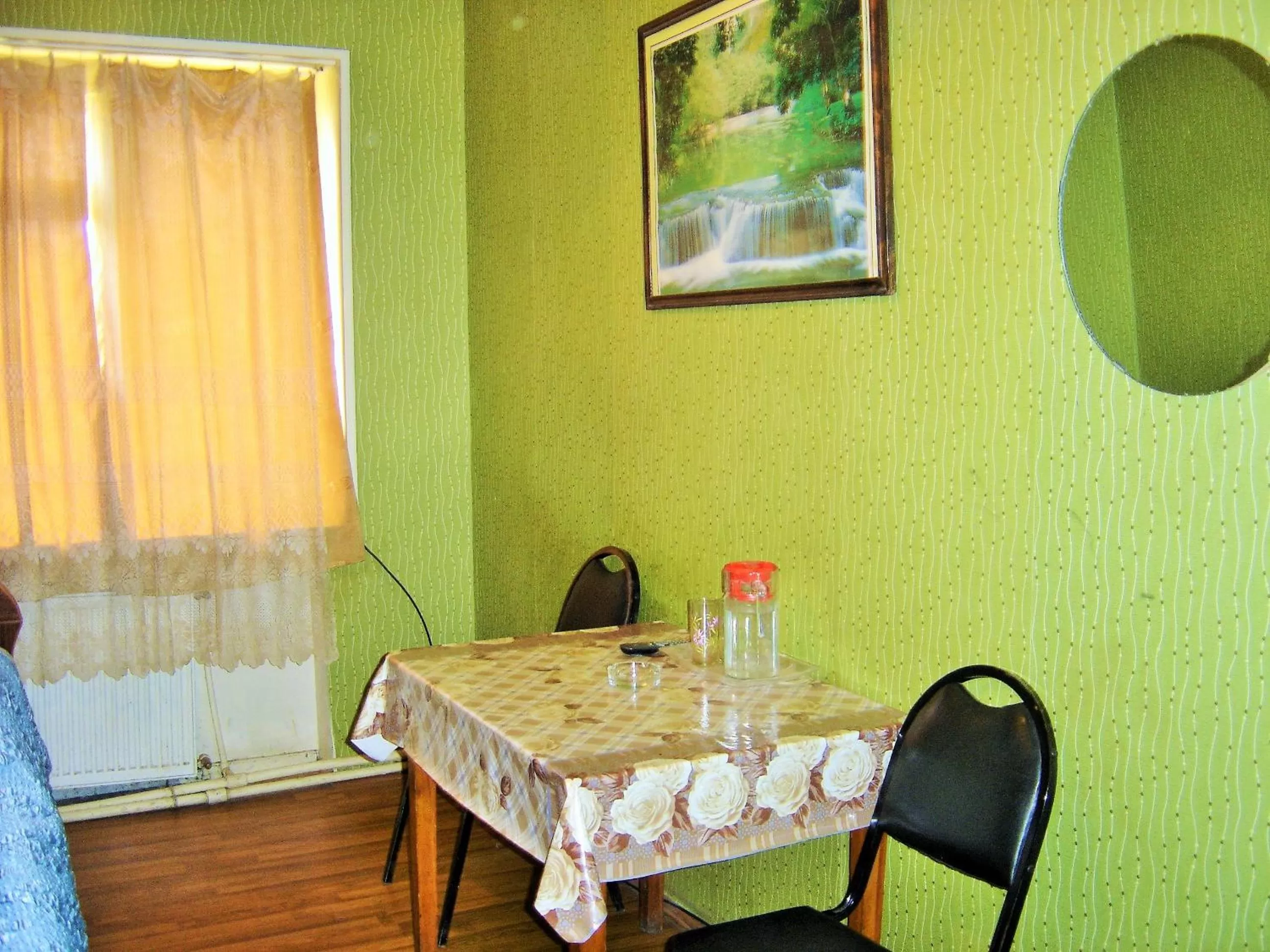 Dining Area in Hotel Lilo near Airport