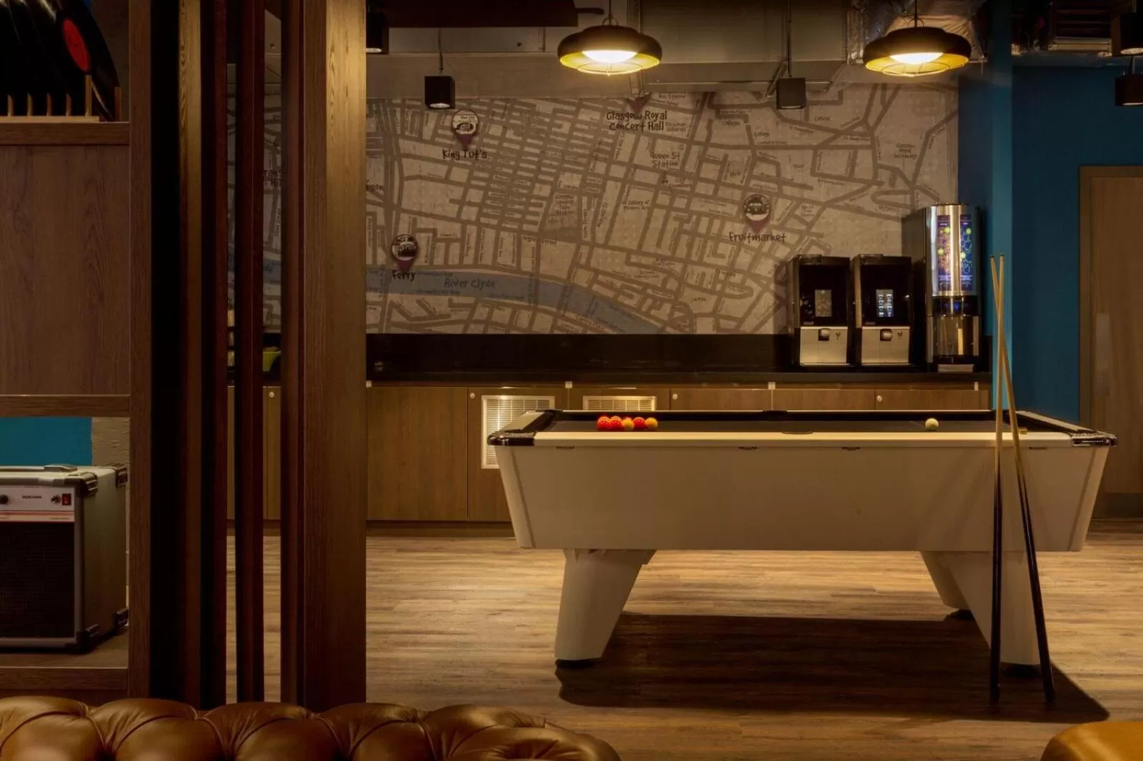 Billiard in ibis Styles Glasgow Central