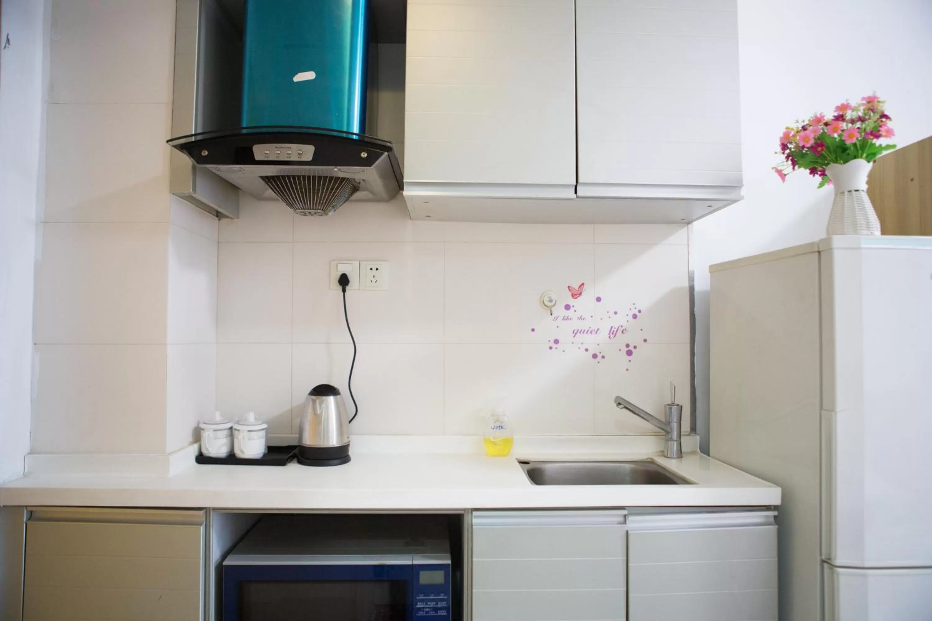 Kitchen or kitchenette, Kitchen/Kitchenette in Guangzhou Victory Apartment