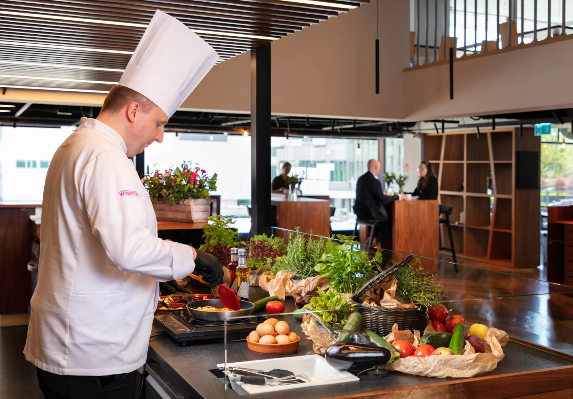 Restaurant/places to eat in Novotel Poznan Centrum