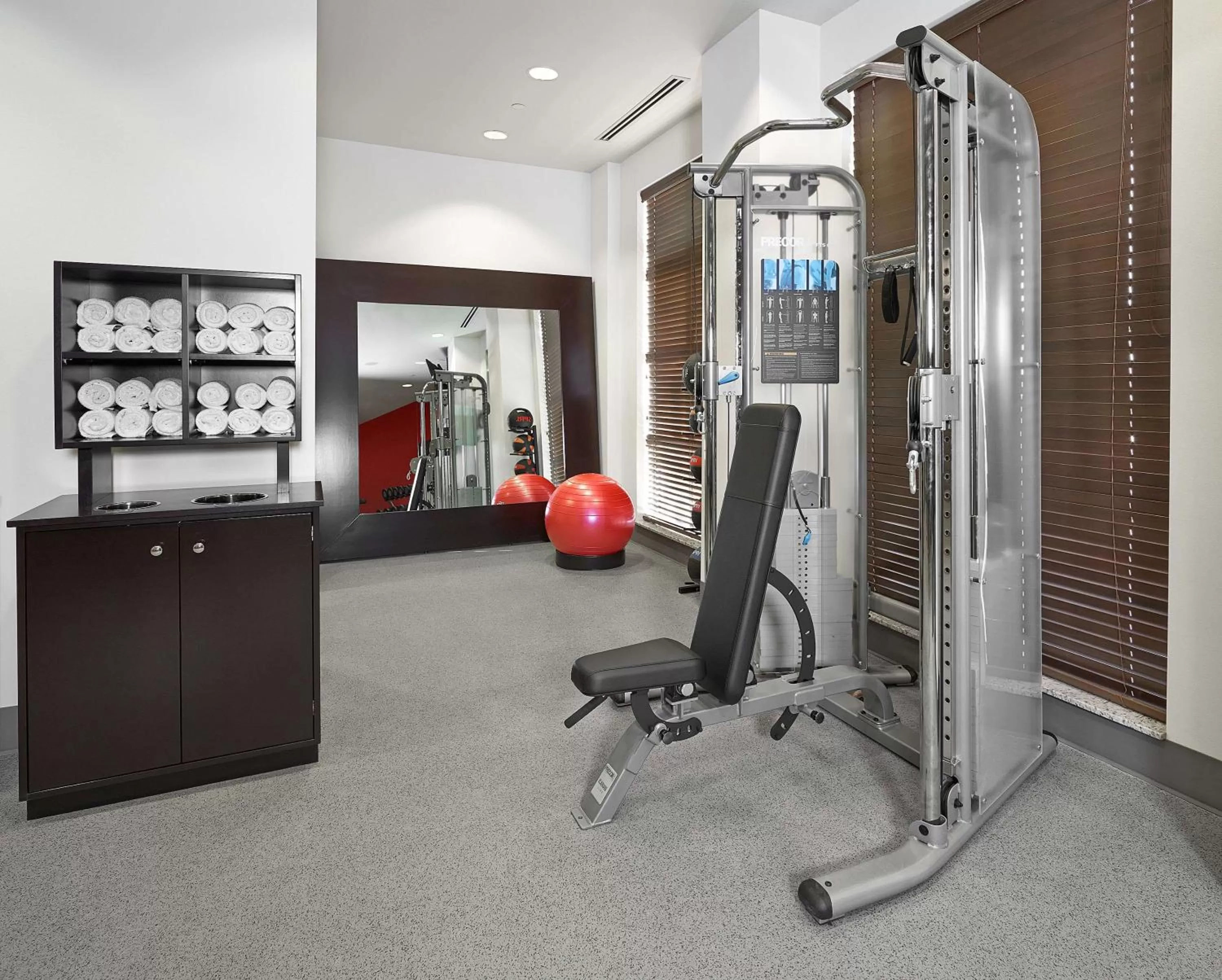 Fitness centre/facilities in Hampton Inn by Hilton Calgary Airport North