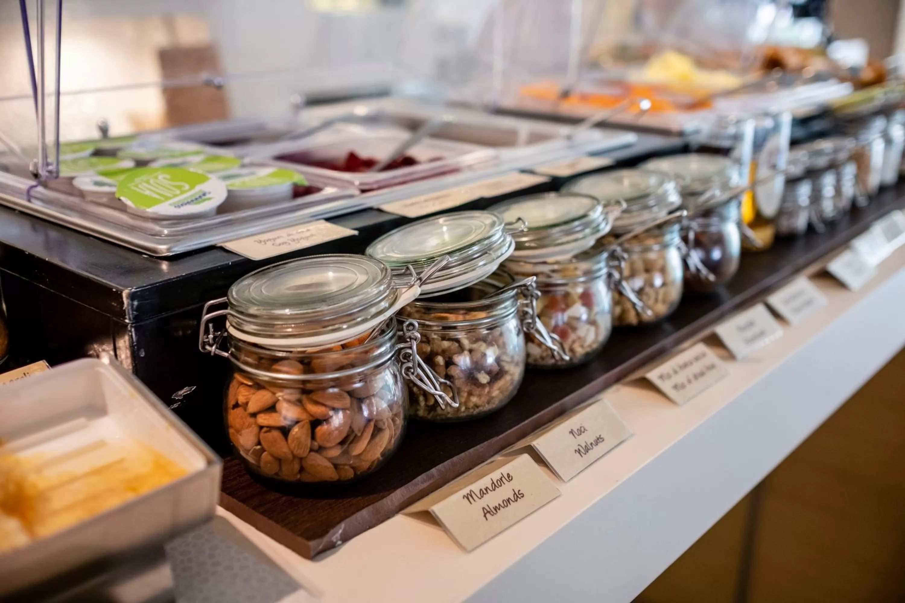 Buffet breakfast in Le Rose Spa Hotel