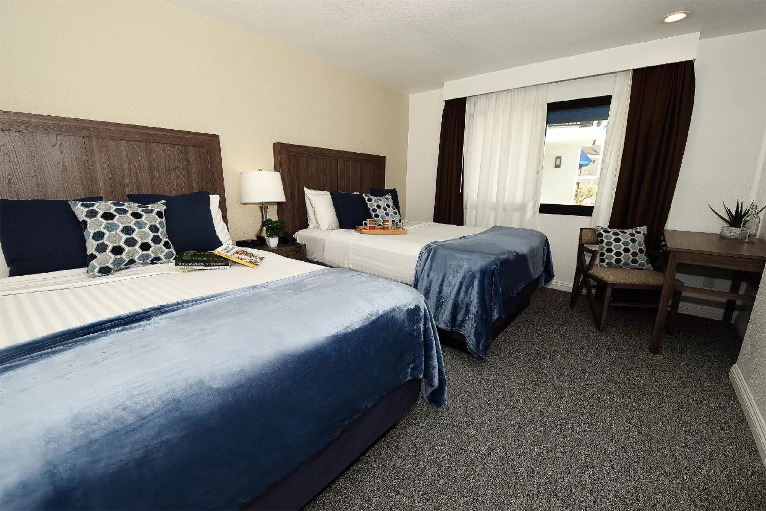 RQQ SINGLE ROOM WITH 2 QUEEN BEDS in Serene Vegas Boutique Hotel Las Vegas RQQ SINGLE ROOM WITH 2 QUEEN BEDS in Serene Vegas Boutique Hotel Las Vegas