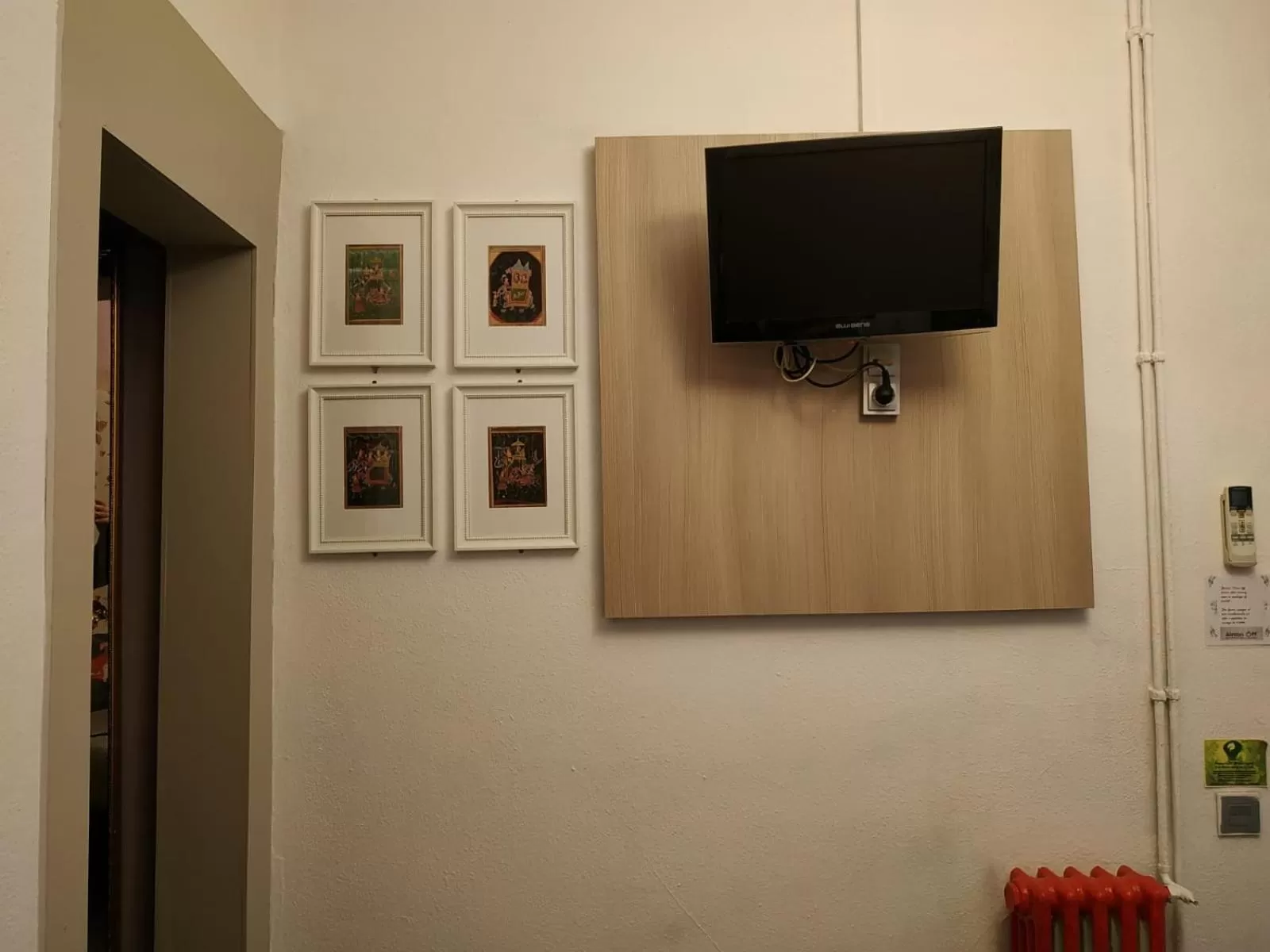 TV and multimedia in Hotel Ginebra