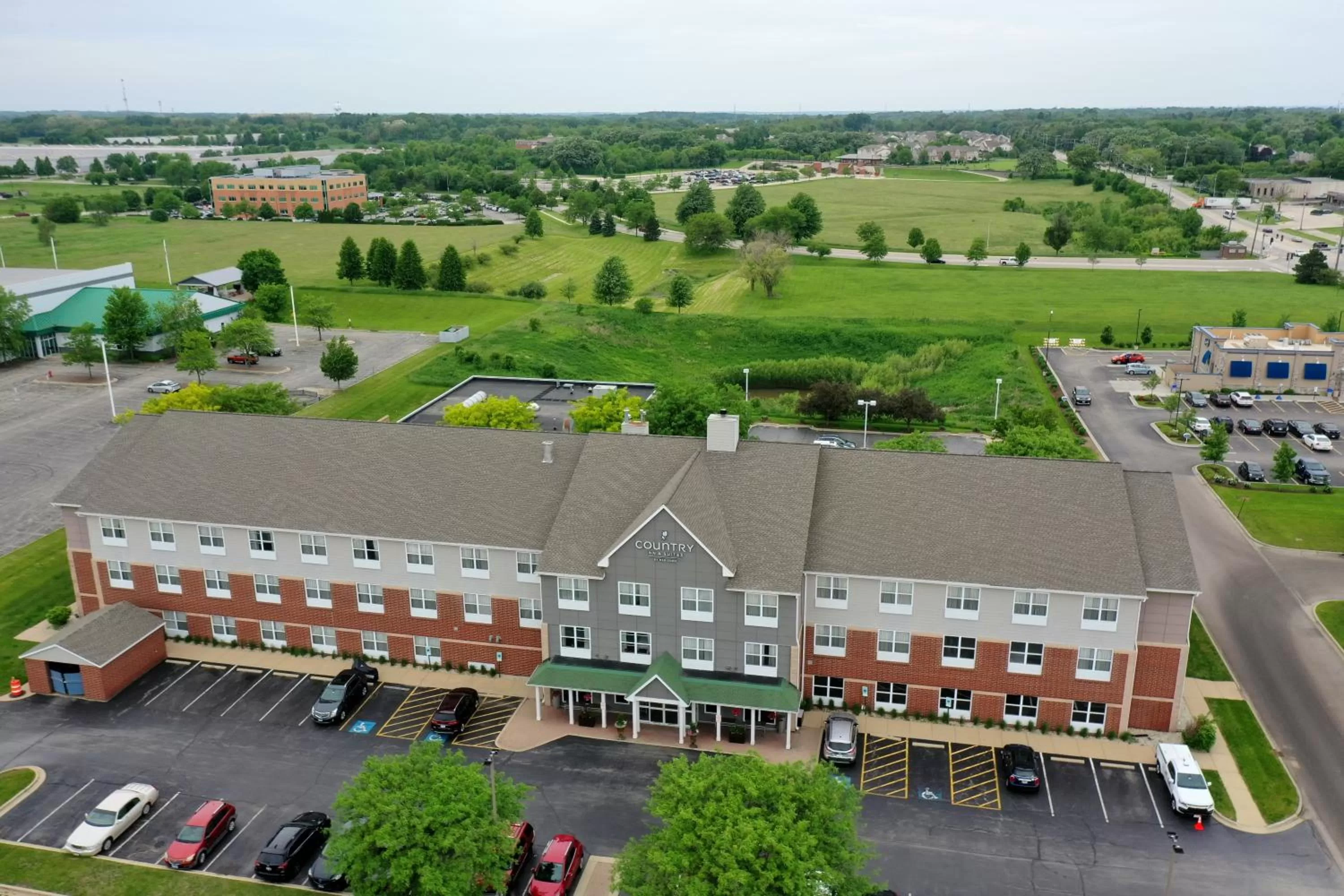 Property building in Country Inn & Suites by Radisson, Crystal Lake, IL