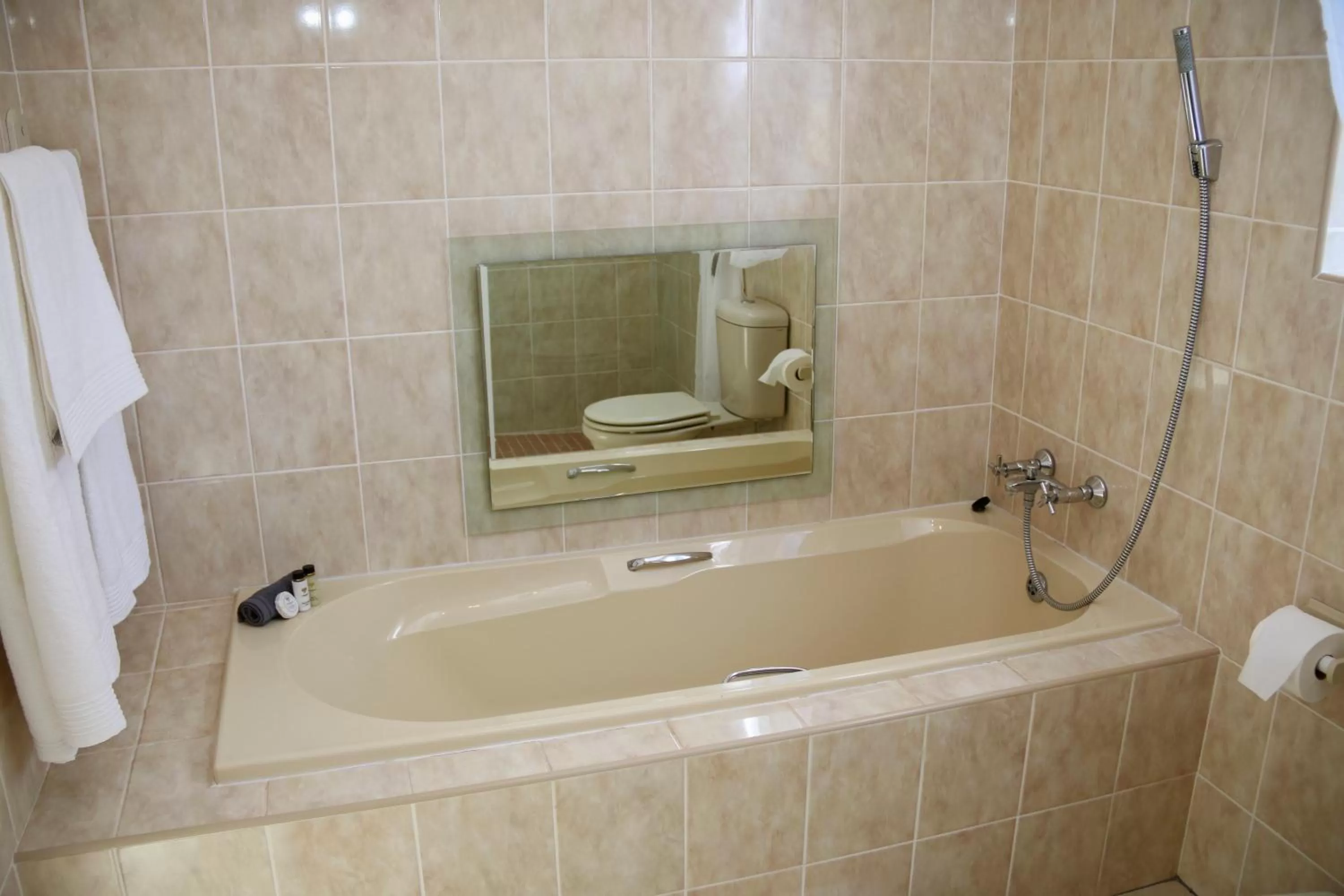 Bathroom in Poetry Guestrooms