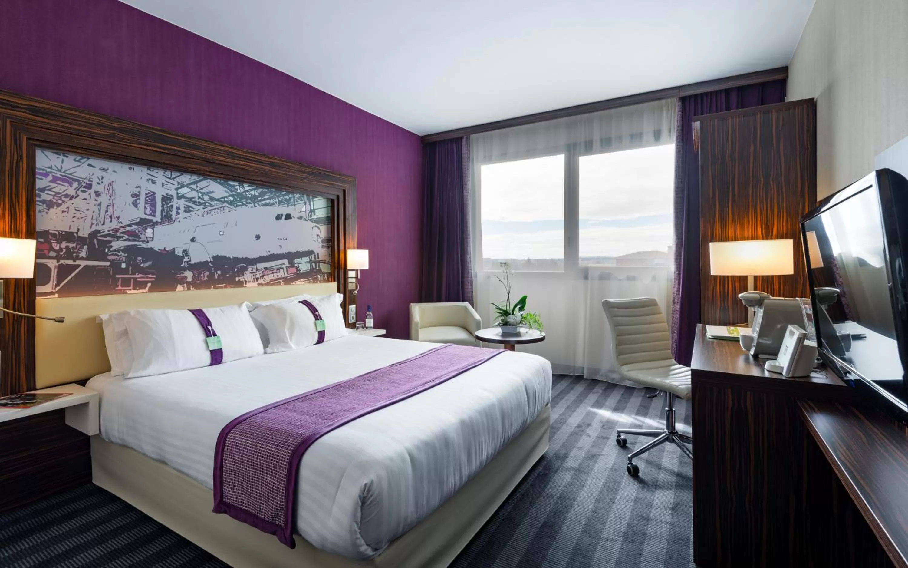 Photo of the whole room, Bed in Holiday Inn Toulouse Airport by IHG