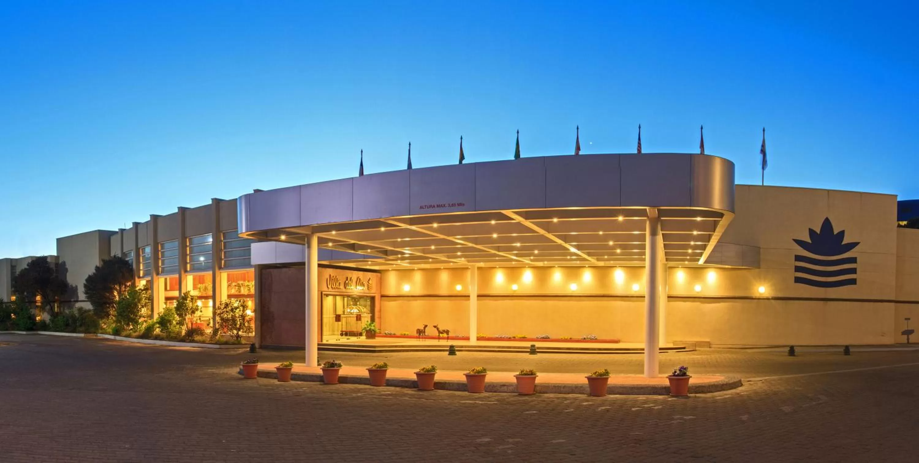 Facade/entrance in Hotel Marina Villa del Rio