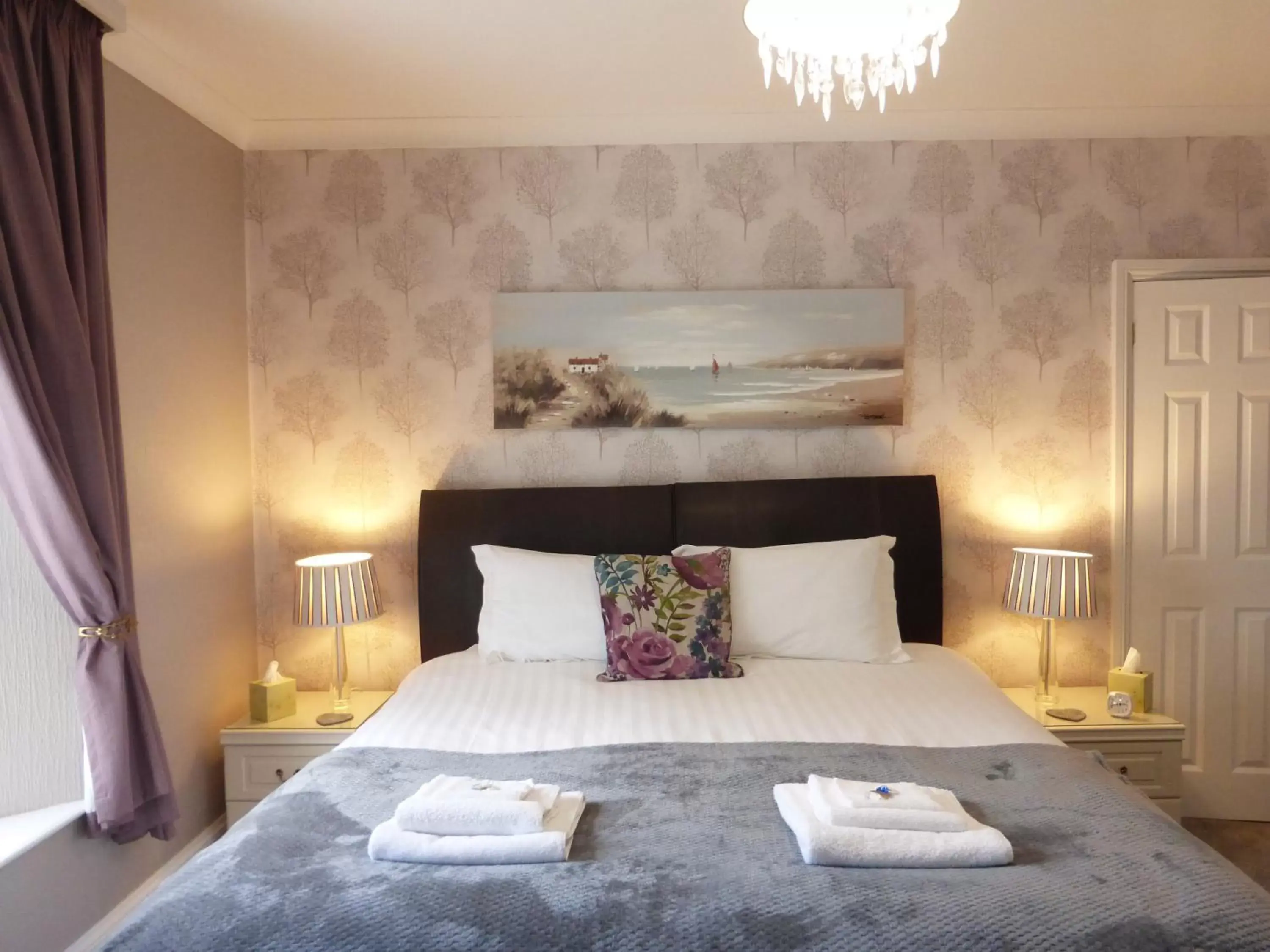 Superior Double or Twin Room in Blenheim House Superior Double or Twin Room in Blenheim House