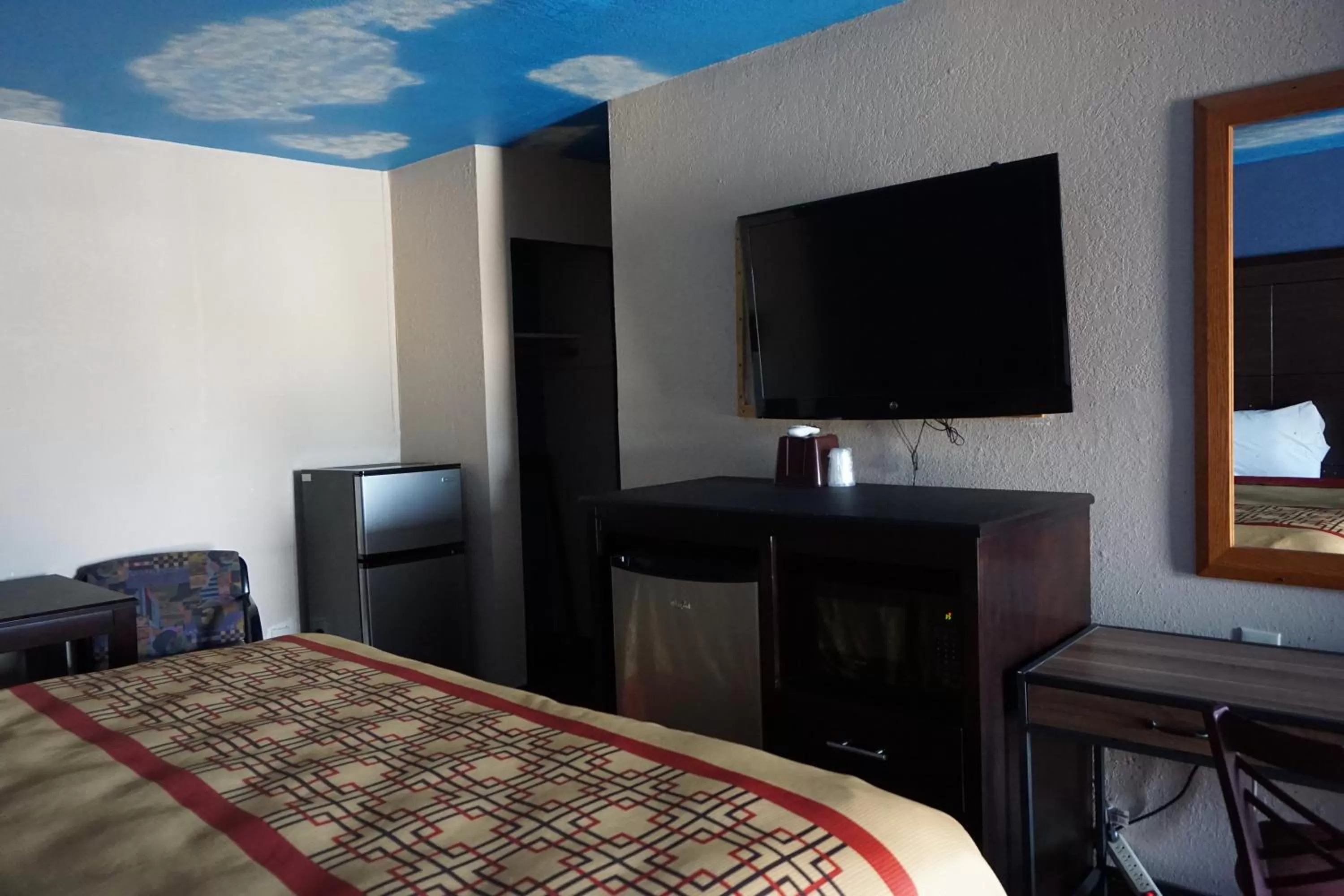 Photo of the whole room in Star Light Inn