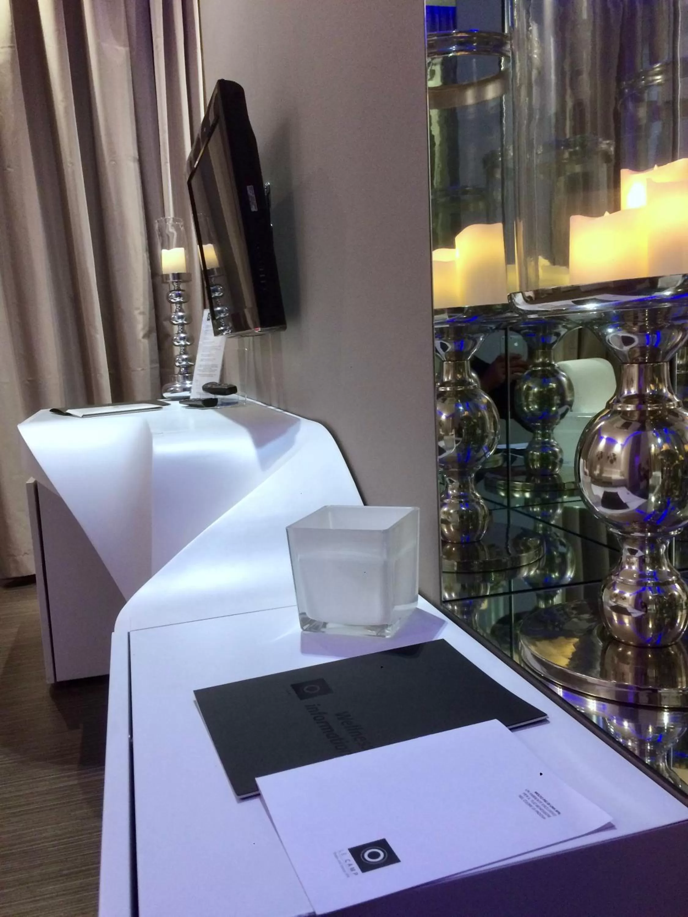 Decorative detail, Bed in Le Camp Suite & Spa