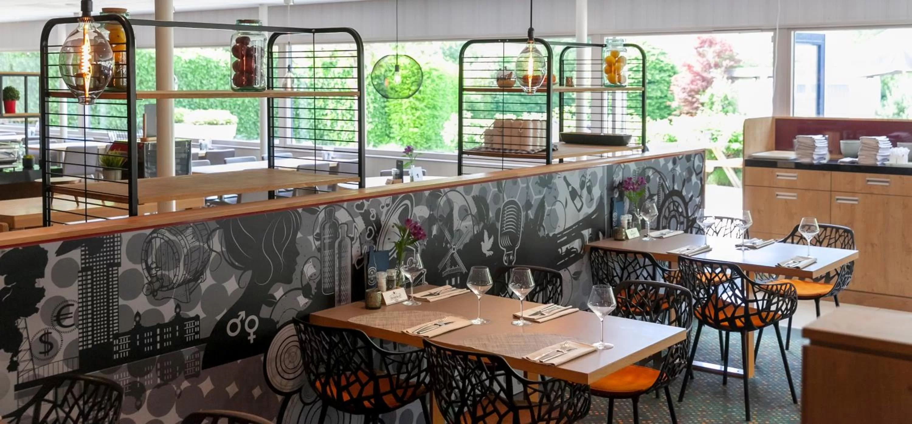 Restaurant/places to eat in Novotel Rotterdam - Schiedam