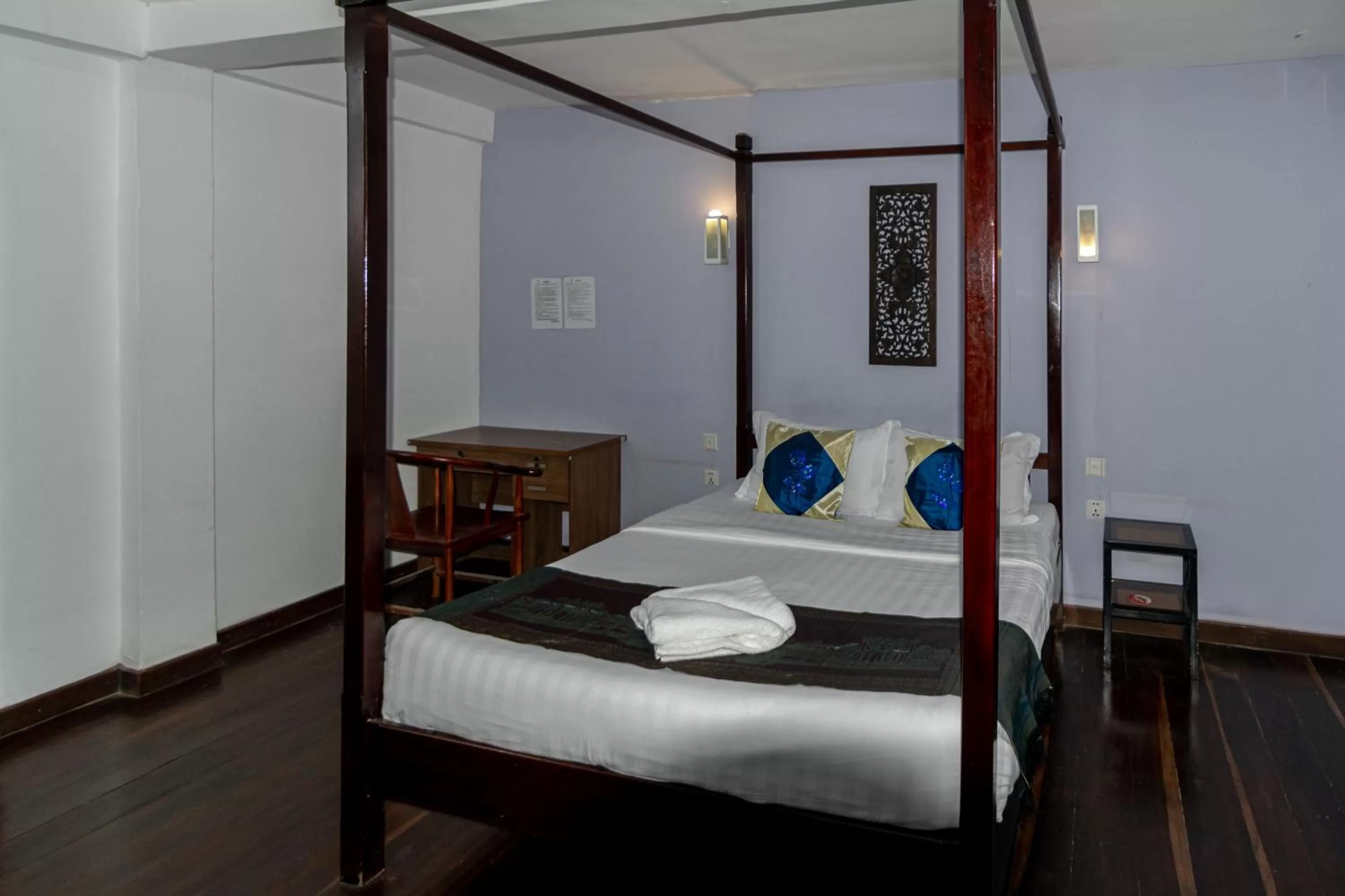 Bed in Samathi Lake Resort