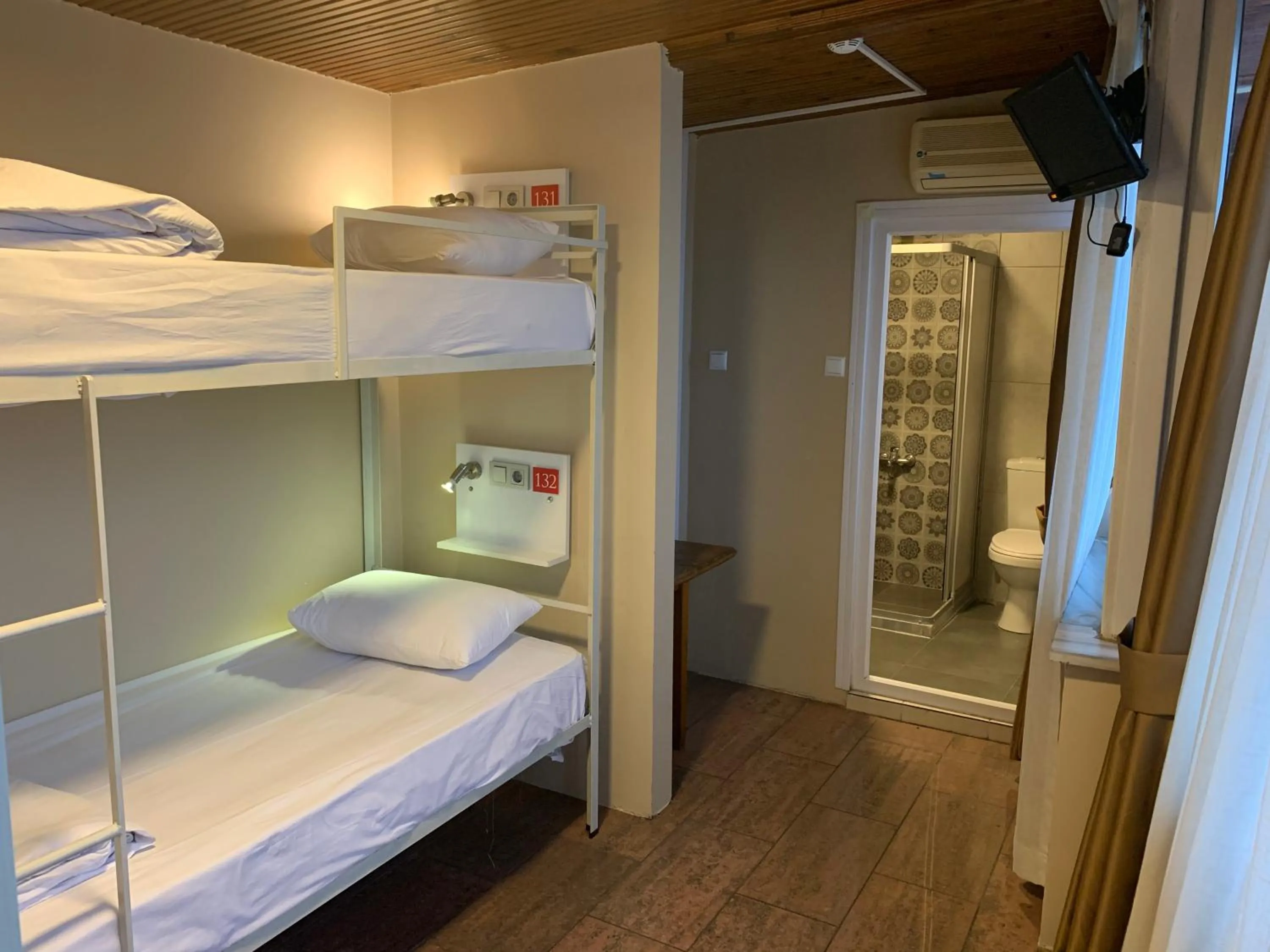 Bathroom, Bed in Antique Hostel