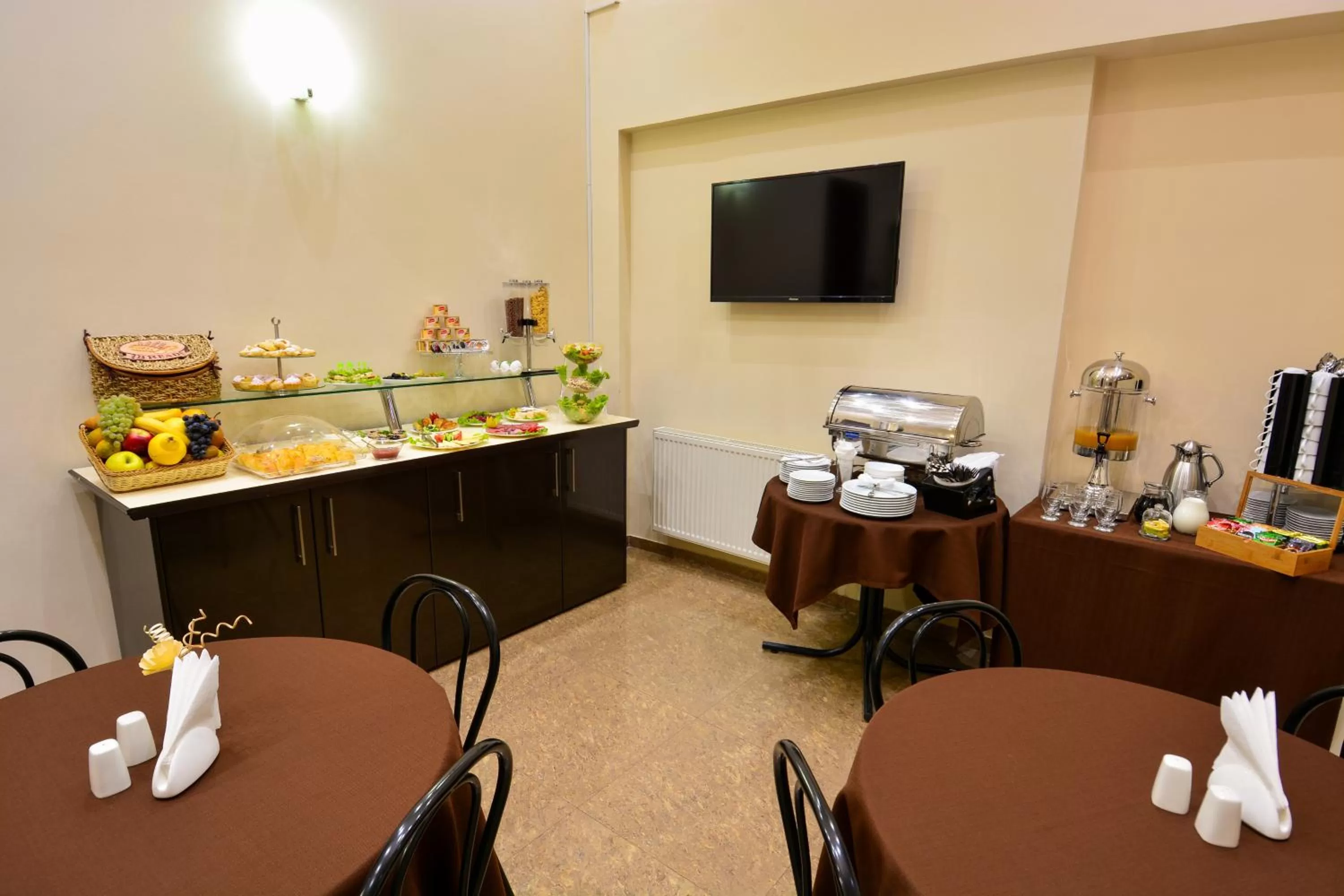 Buffet breakfast in Hotel Diamond