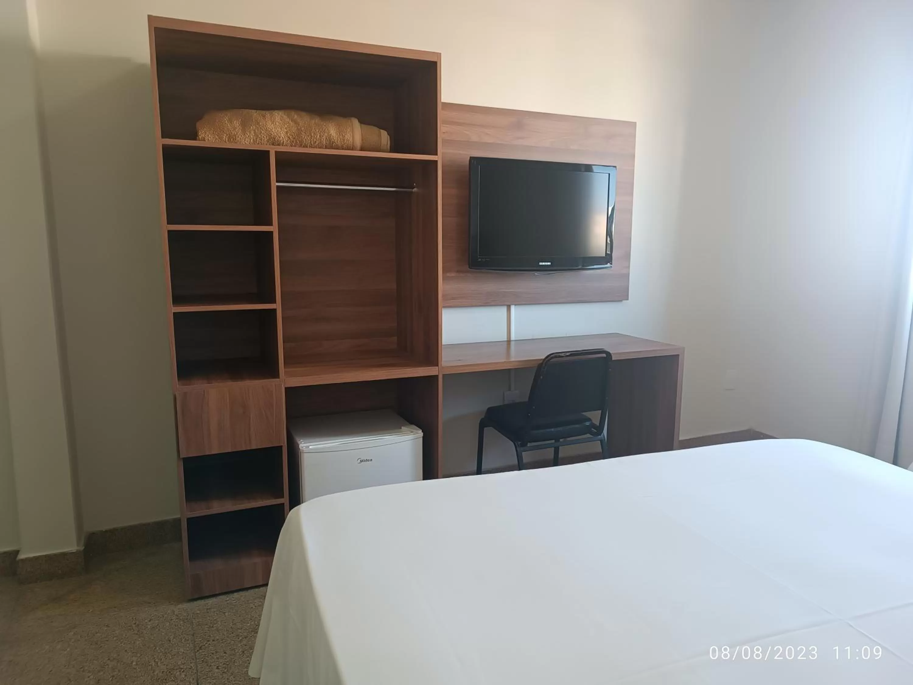 TV/Entertainment Center in Hotel Oscar Blue Montes Claros