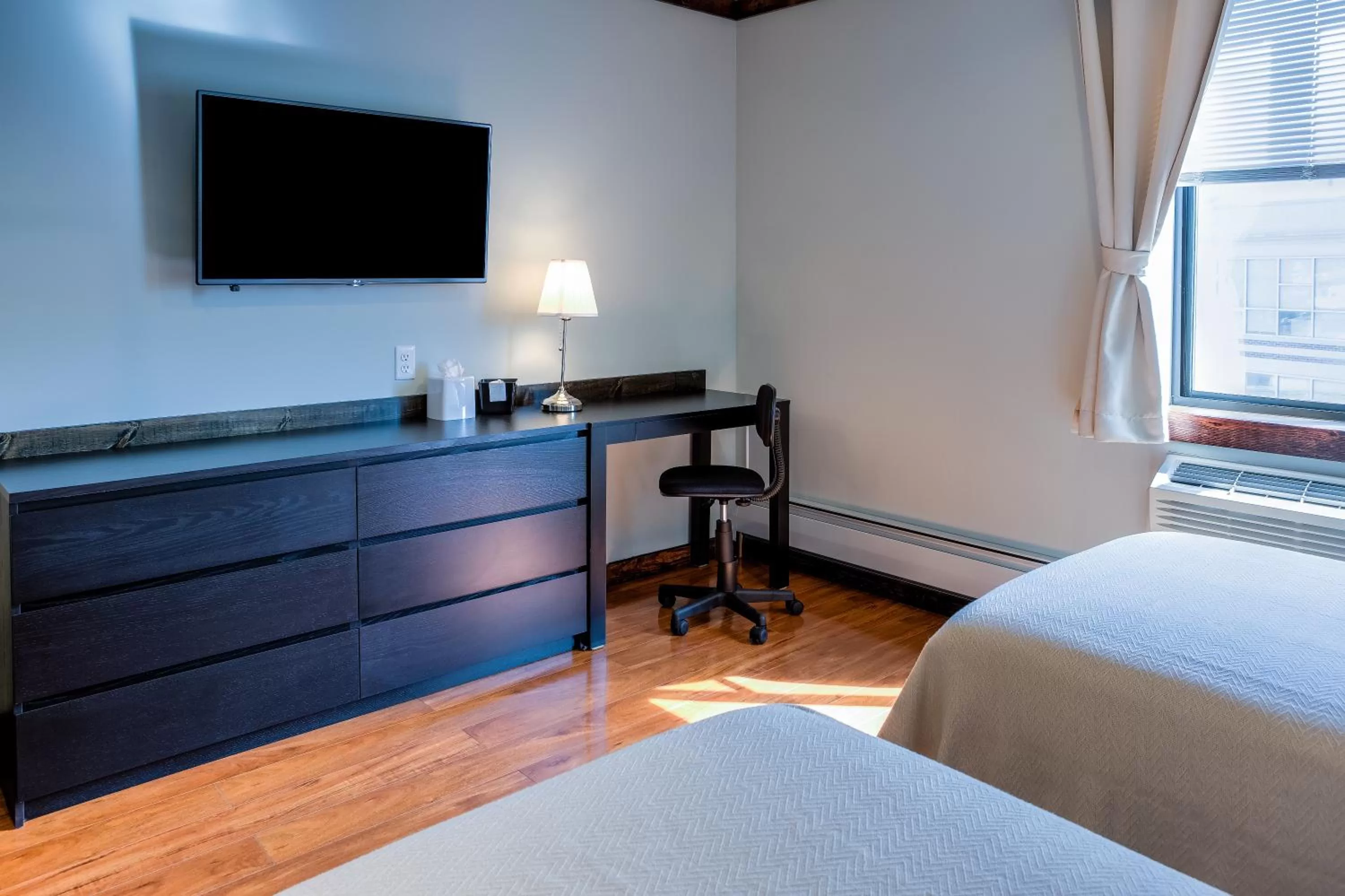 TV and multimedia, Bed in LIC Hotel