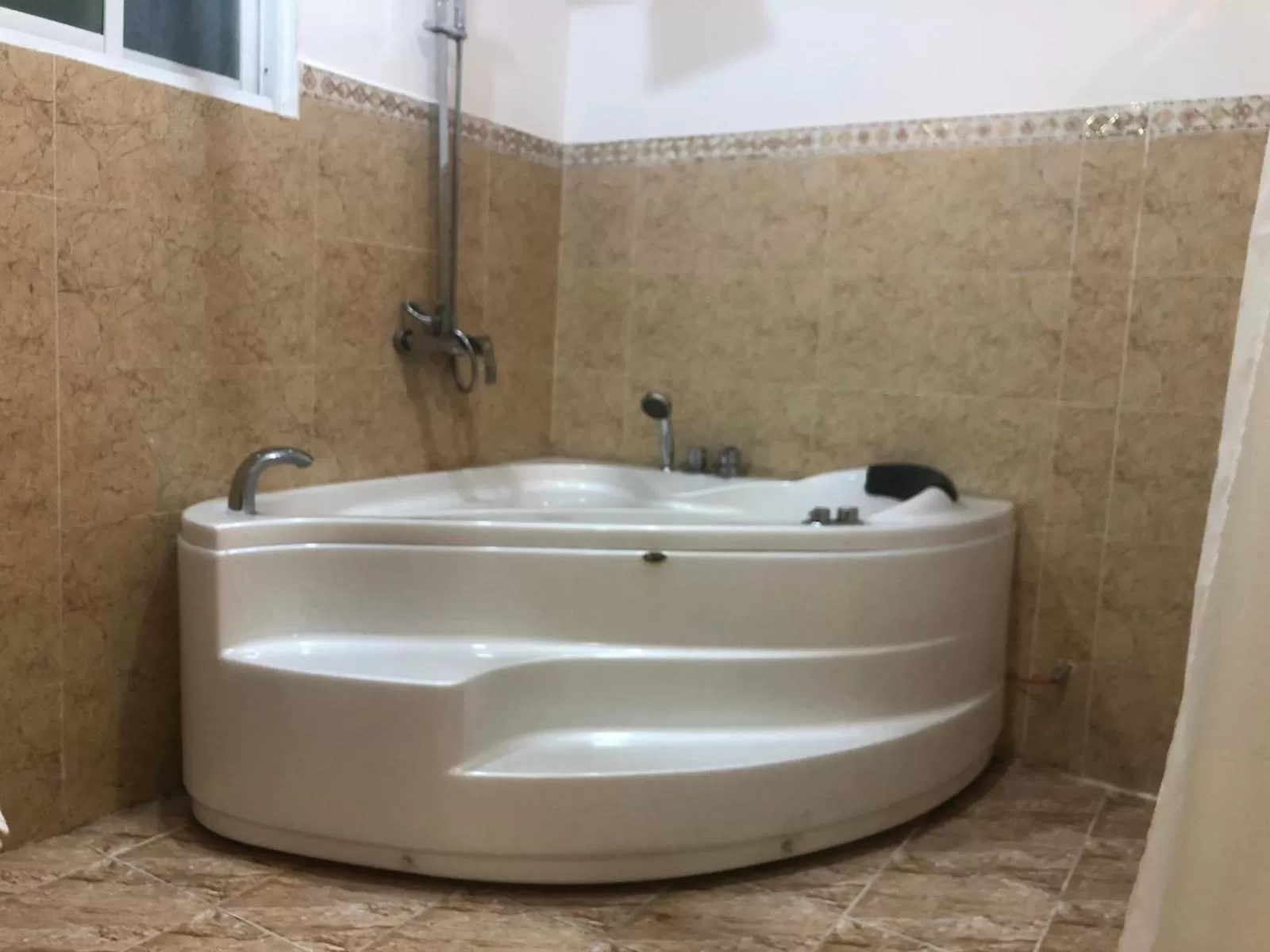 Bathroom in Thien Ha Hotel & Apartment