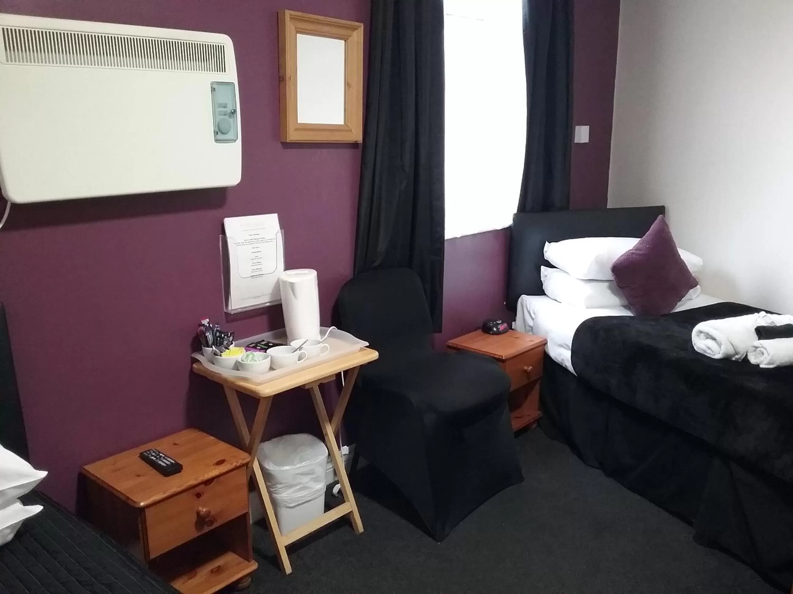 Bedroom, Bed in The Prince Consort