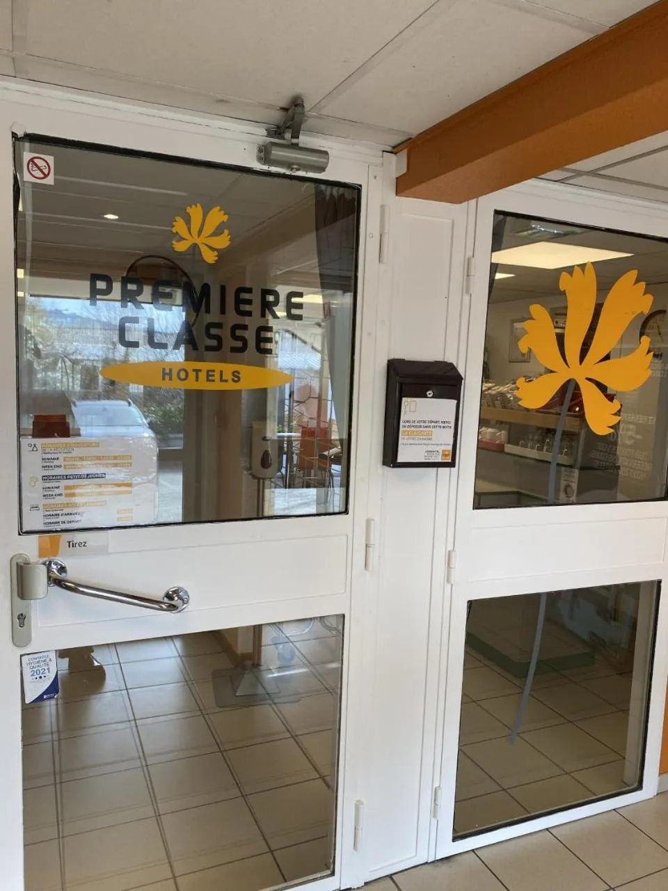 Lobby or reception in Premiere Classe Lyon Sud - Chasse Sur Rhône