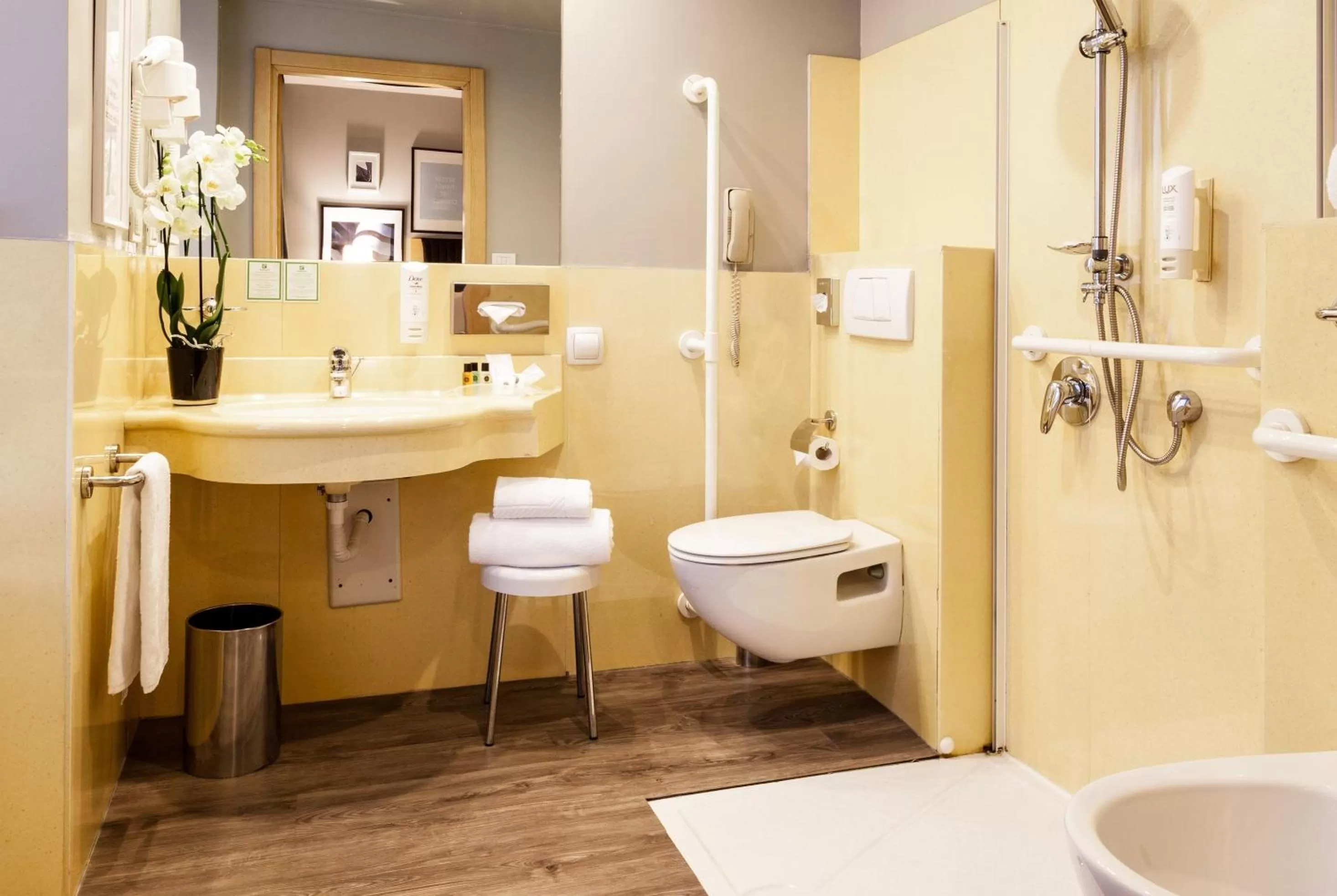 Bathroom in Holiday Inn Milan Garibaldi Station by IHG