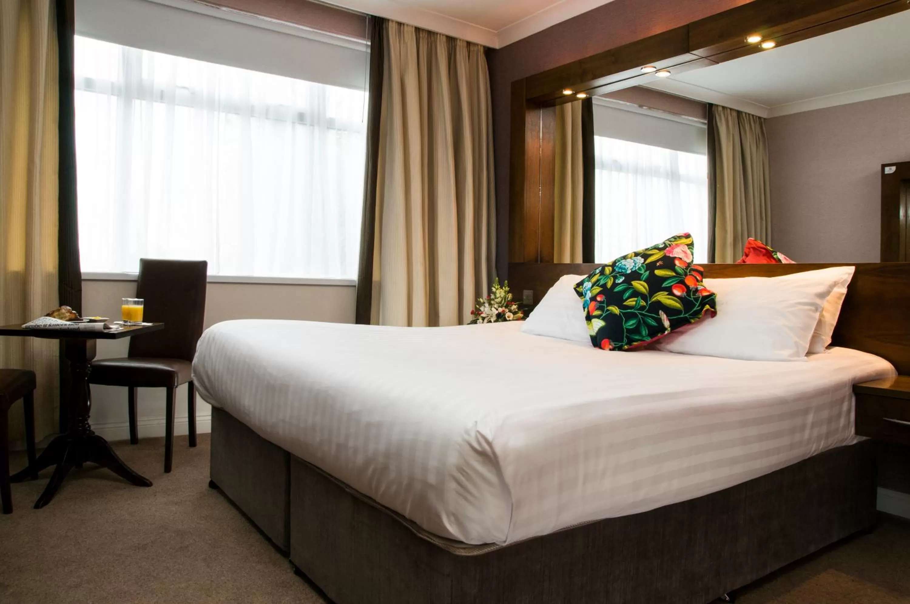 Bed in Flannery's Hotel