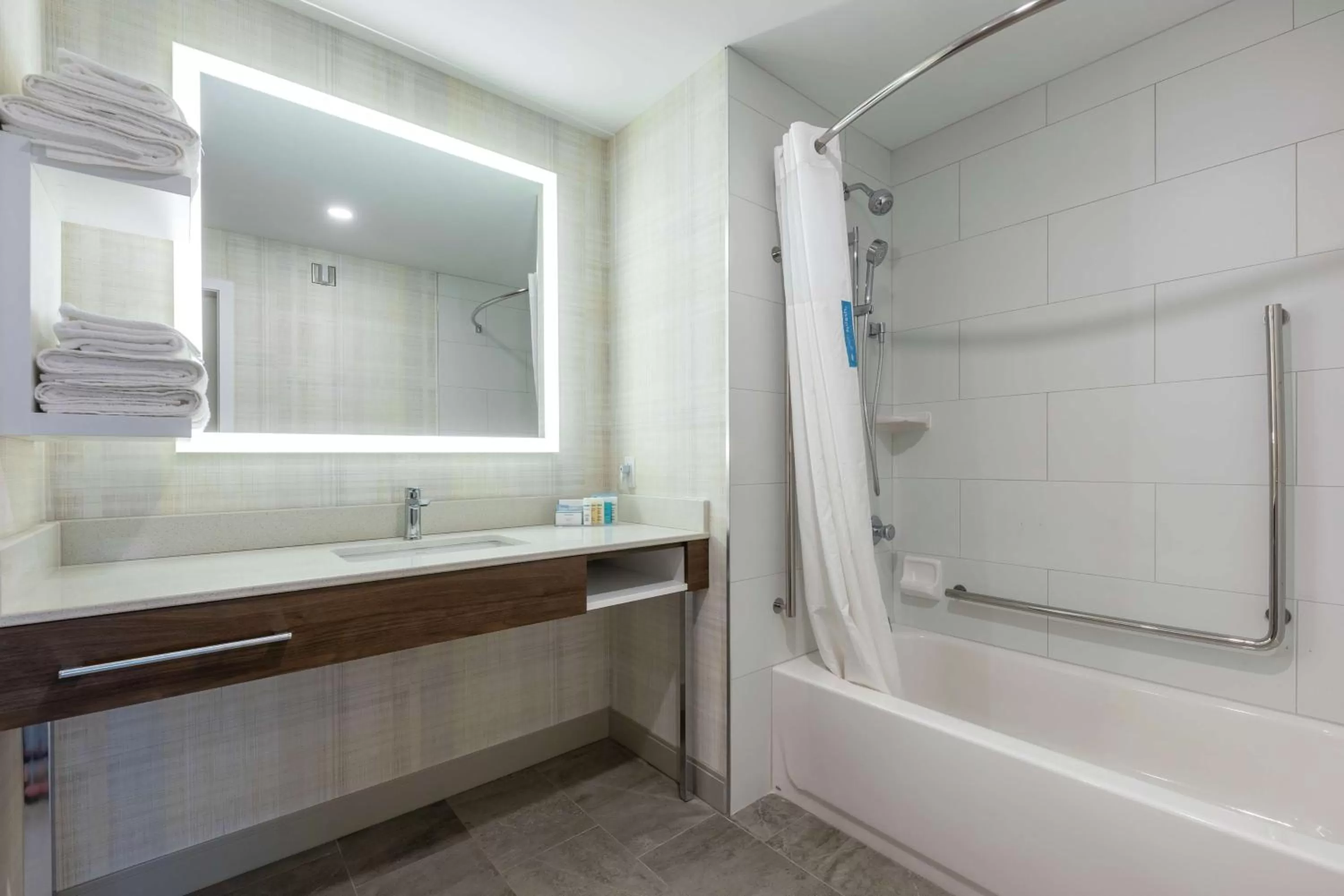 Bathroom in Hampton Inn & Suites Charlottetown