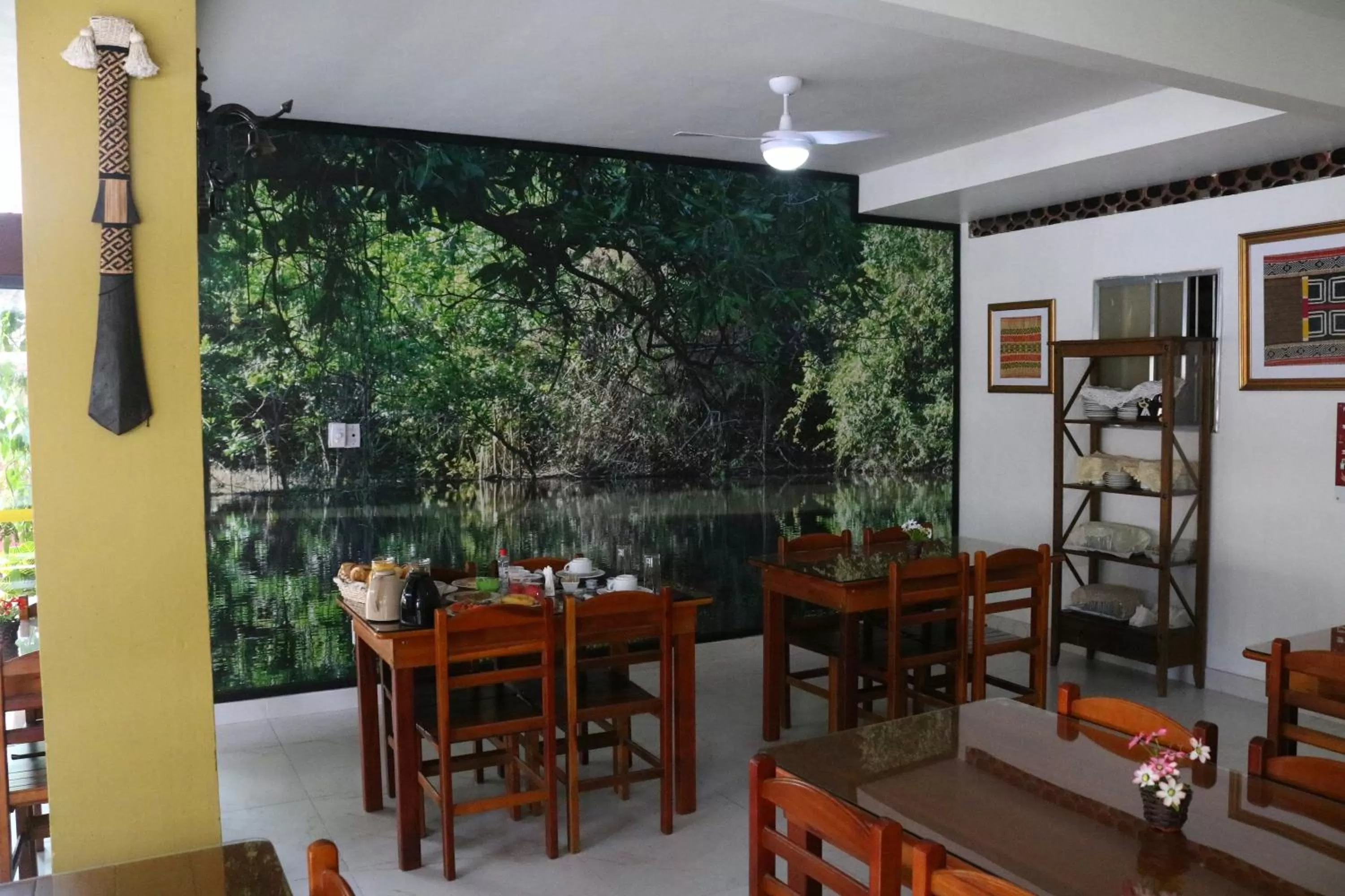 Restaurant/Places to Eat in Pousada Do Suiá