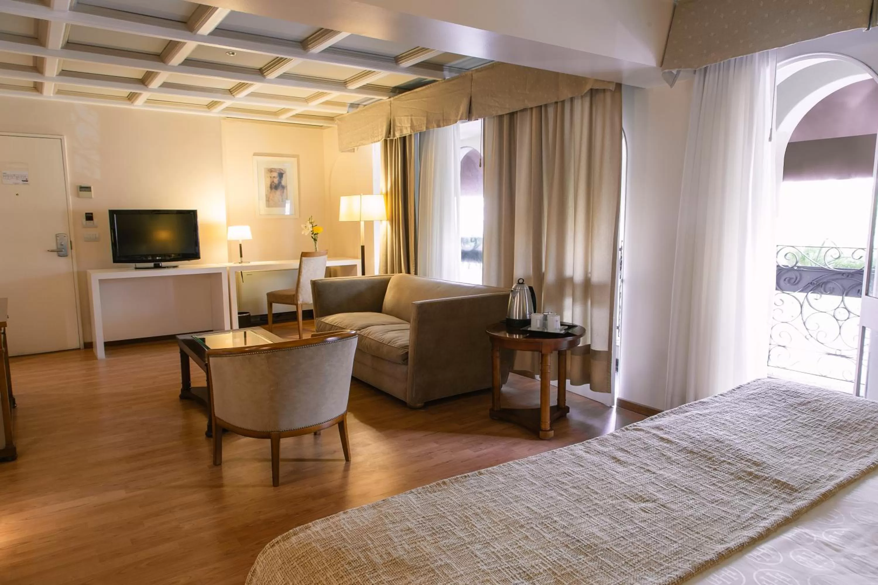 Photo of the whole room, Bed in Huentala Hotel