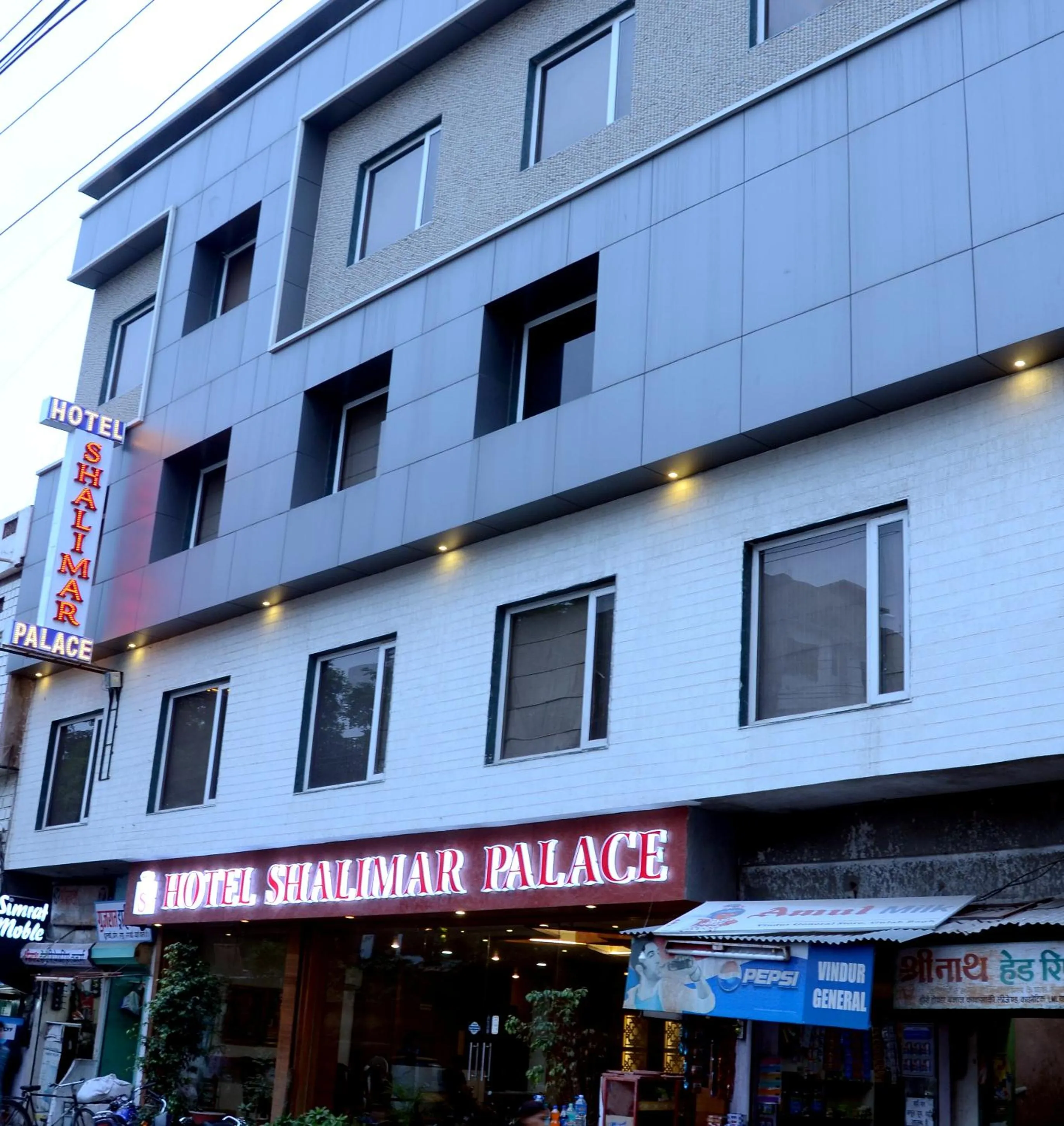 Property building in Hotel Shalimar Palace